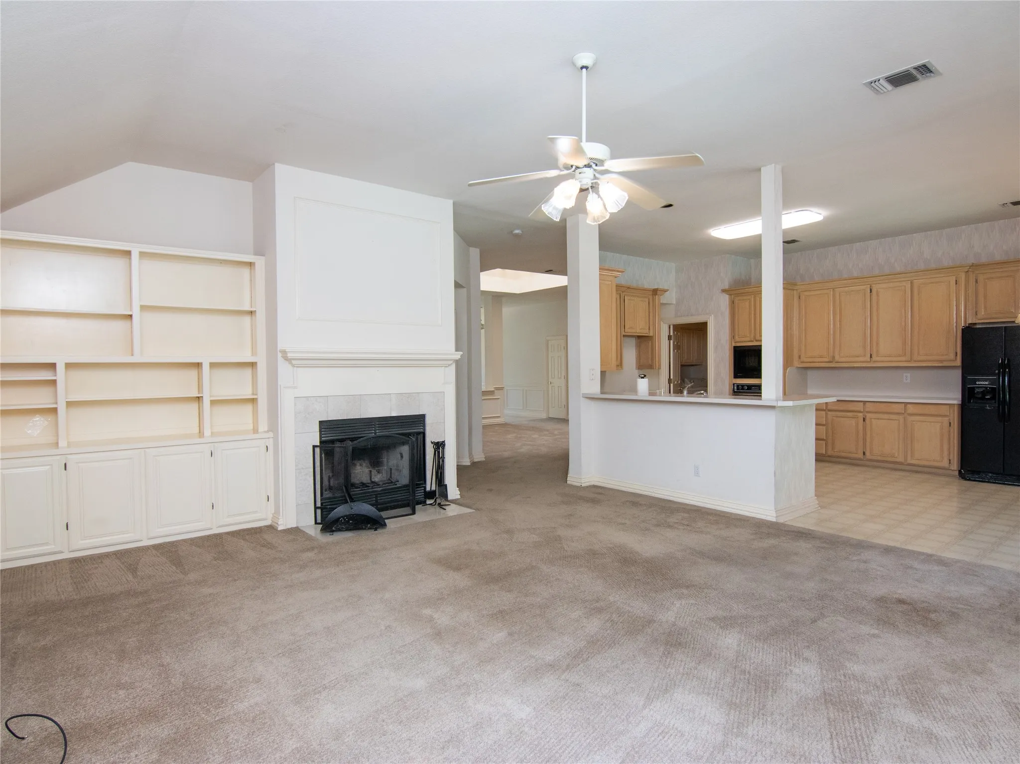 Single Family Residence For Sale in Denton County , 520 Rosedale Street, Highland Village, Texas 75077, 4 Bedroom, 3 Bathroom, 3 Garage spaces, 2,584 Sqft, built in 1989, mls#21383678, Real Estate Agent in Highland Village, Homes For Sale in Denton county, Homes For Sale in Highland Village, Realtor in Highland Village Texas, Real Estate Brokerage Independent Realty Texas, Luminita Cordes Realtor