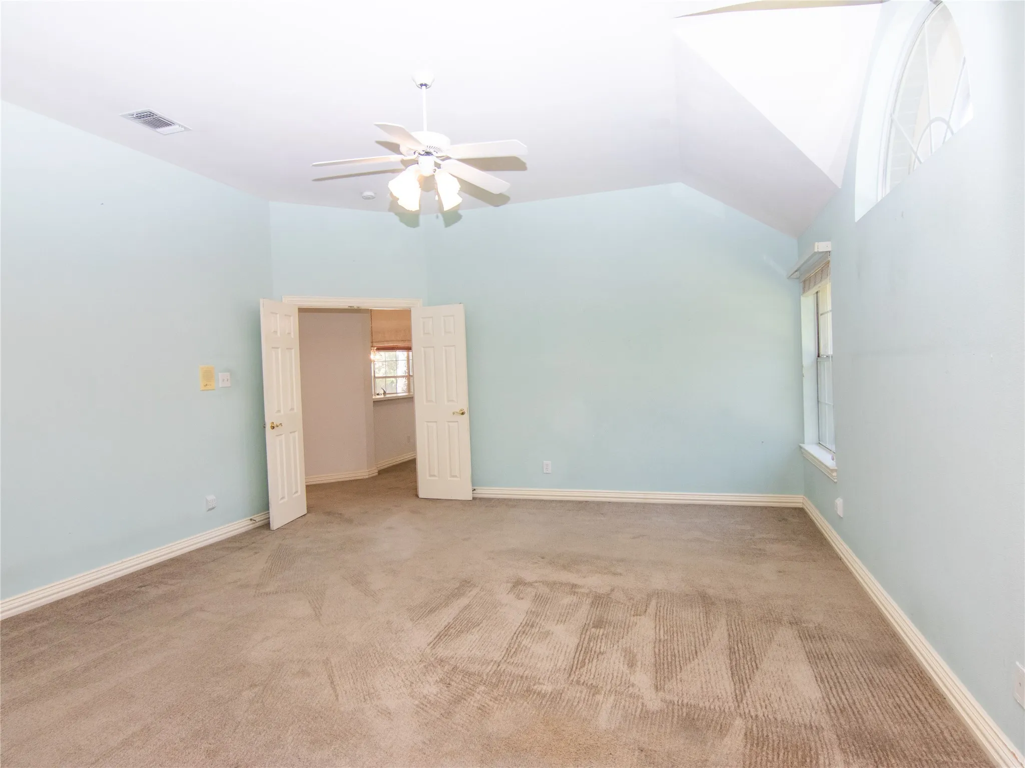 Single Family Residence For Sale in Denton County , 520 Rosedale Street, Highland Village, Texas 75077, 4 Bedroom, 3 Bathroom, 3 Garage spaces, 2,584 Sqft, built in 1989, mls#21383678, Real Estate Agent in Highland Village, Homes For Sale in Denton county, Homes For Sale in Highland Village, Realtor in Highland Village Texas, Real Estate Brokerage Independent Realty Texas, Luminita Cordes Realtor