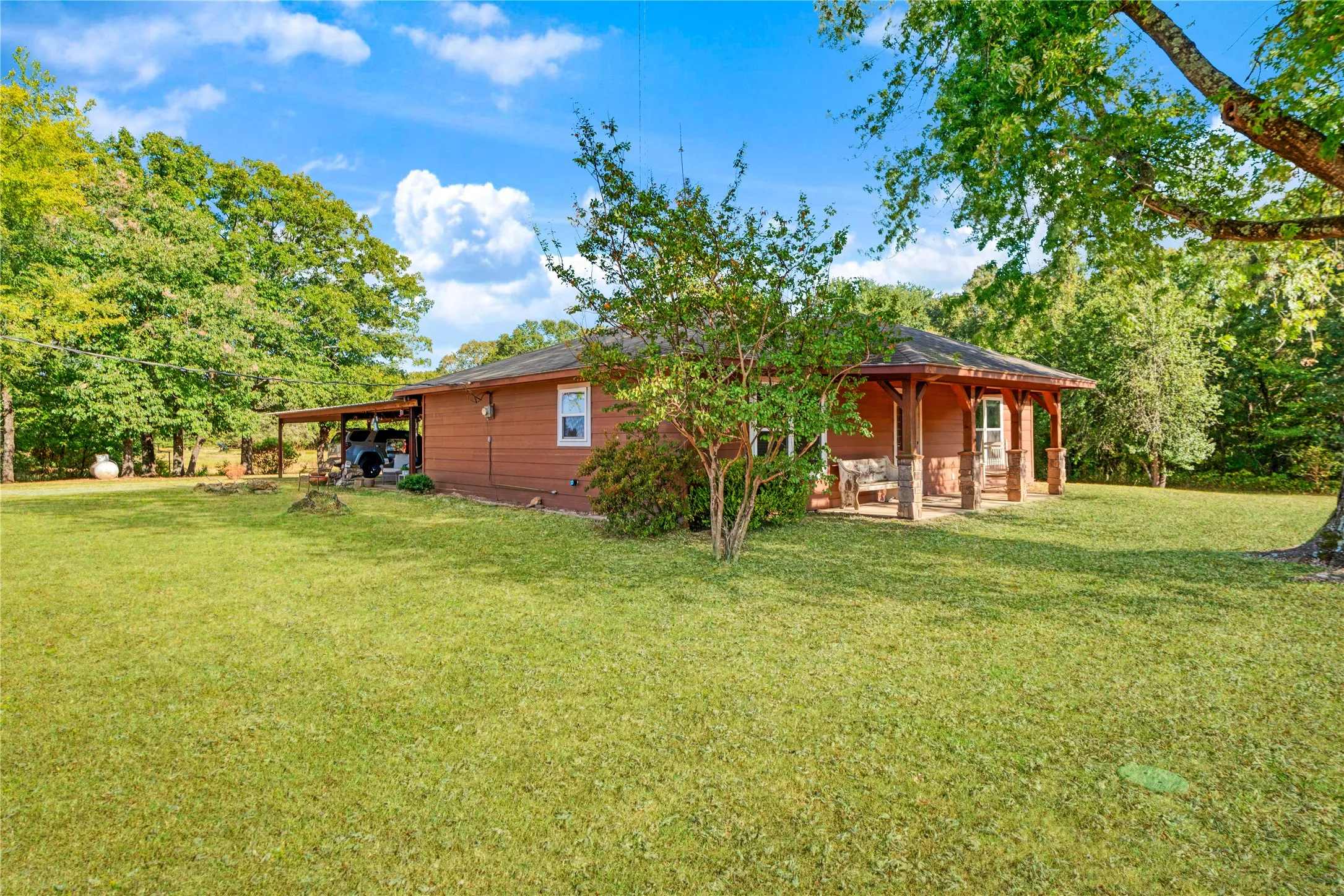 Single Family Residence For Sale in Lamar County , 1965 County Road 44250, Powderly, Texas 75473, 3 Bedroom, 2 Bathroom, Garage spaces, 1,600 Sqft, built in 1984, mls#21381122, Real Estate Agent in Powderly, Homes For Sale in Lamar county, Homes For Sale in Powderly, Realtor in Powderly Texas, Real Estate Brokerage Independent Realty Texas, Luminita Cordes Realtor