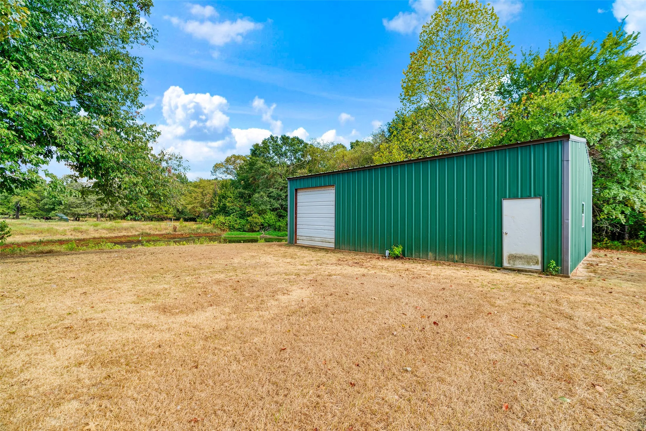 Single Family Residence For Sale in Lamar County , 1965 County Road 44250, Powderly, Texas 75473, 3 Bedroom, 2 Bathroom, Garage spaces, 1,600 Sqft, built in 1984, mls#21381122, Real Estate Agent in Powderly, Homes For Sale in Lamar county, Homes For Sale in Powderly, Realtor in Powderly Texas, Real Estate Brokerage Independent Realty Texas, Luminita Cordes Realtor