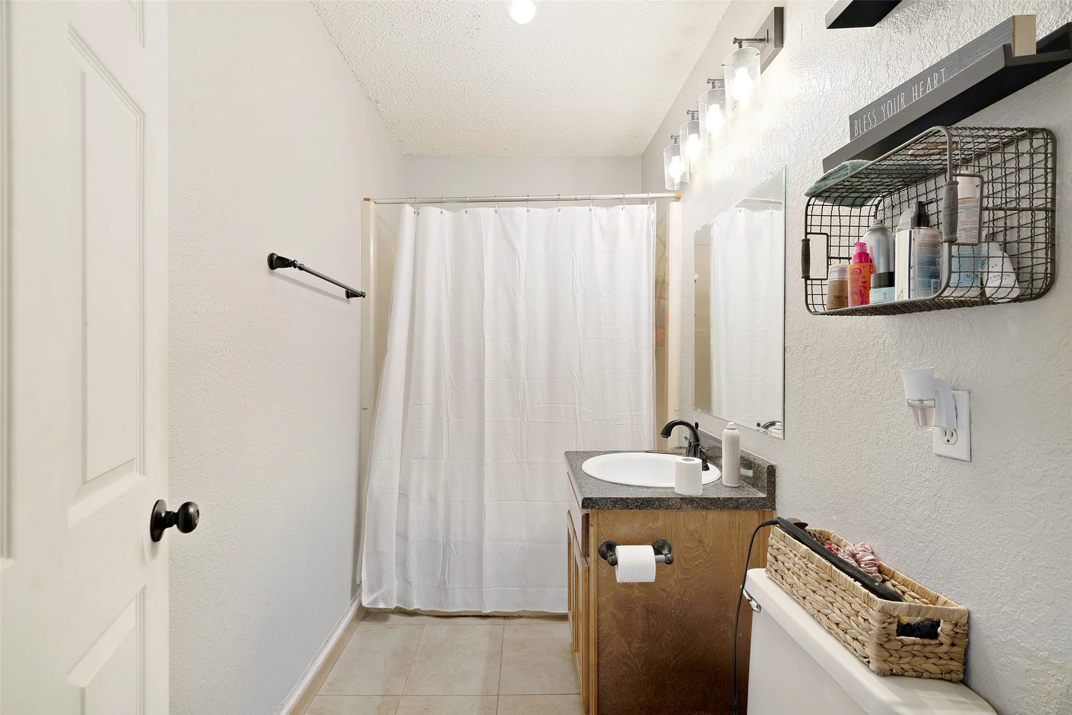 Single Family Residence For Sale in Lamar County , 1965 County Road 44250, Powderly, Texas 75473, 3 Bedroom, 2 Bathroom, Garage spaces, 1,600 Sqft, built in 1984, mls#21381122, Real Estate Agent in Powderly, Homes For Sale in Lamar county, Homes For Sale in Powderly, Realtor in Powderly Texas, Real Estate Brokerage Independent Realty Texas, Luminita Cordes Realtor