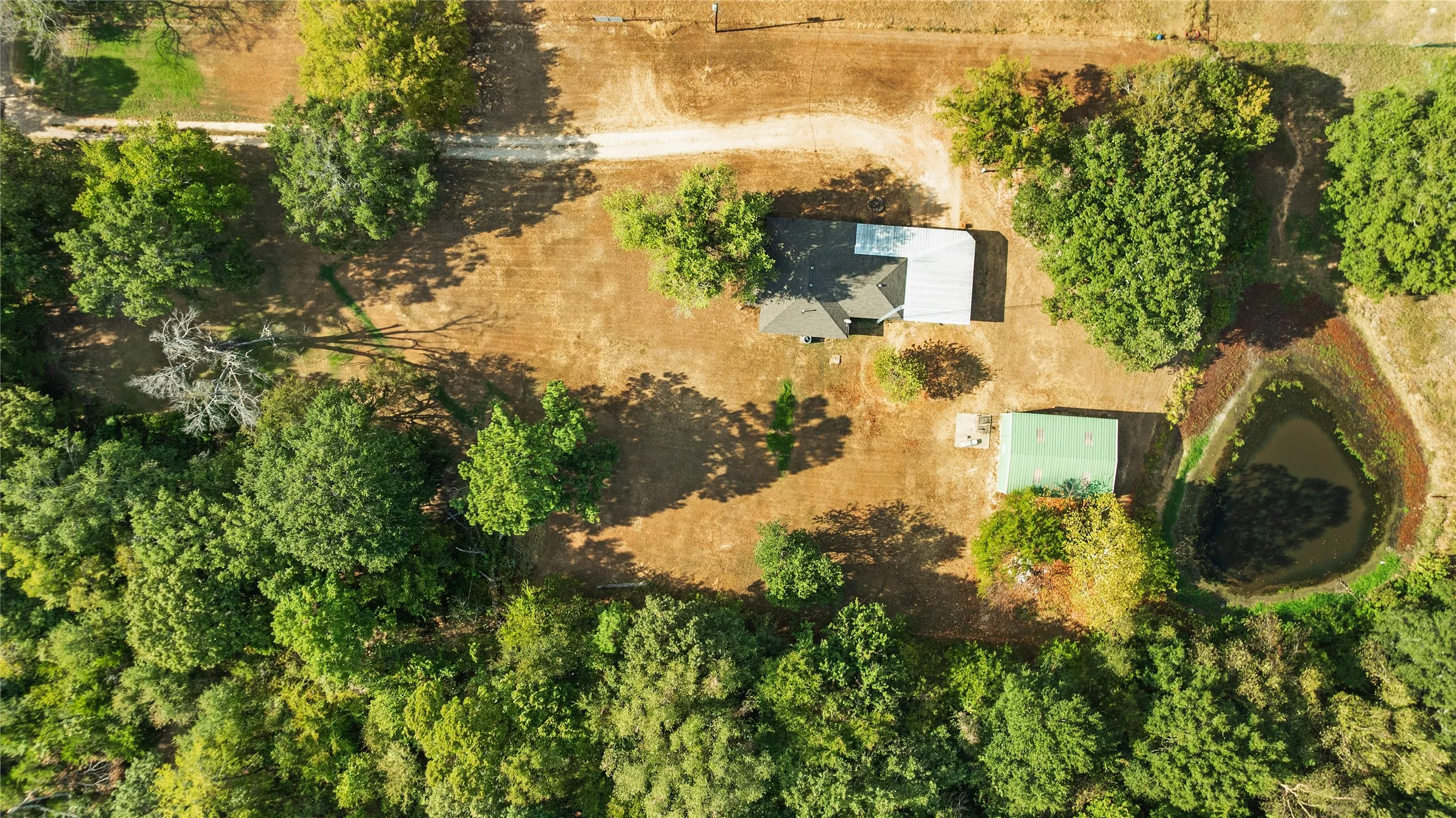 Single Family Residence For Sale in Lamar County , 1965 County Road 44250, Powderly, Texas 75473, 3 Bedroom, 2 Bathroom, Garage spaces, 1,600 Sqft, built in 1984, mls#21381122, Real Estate Agent in Powderly, Homes For Sale in Lamar county, Homes For Sale in Powderly, Realtor in Powderly Texas, Real Estate Brokerage Independent Realty Texas, Luminita Cordes Realtor
