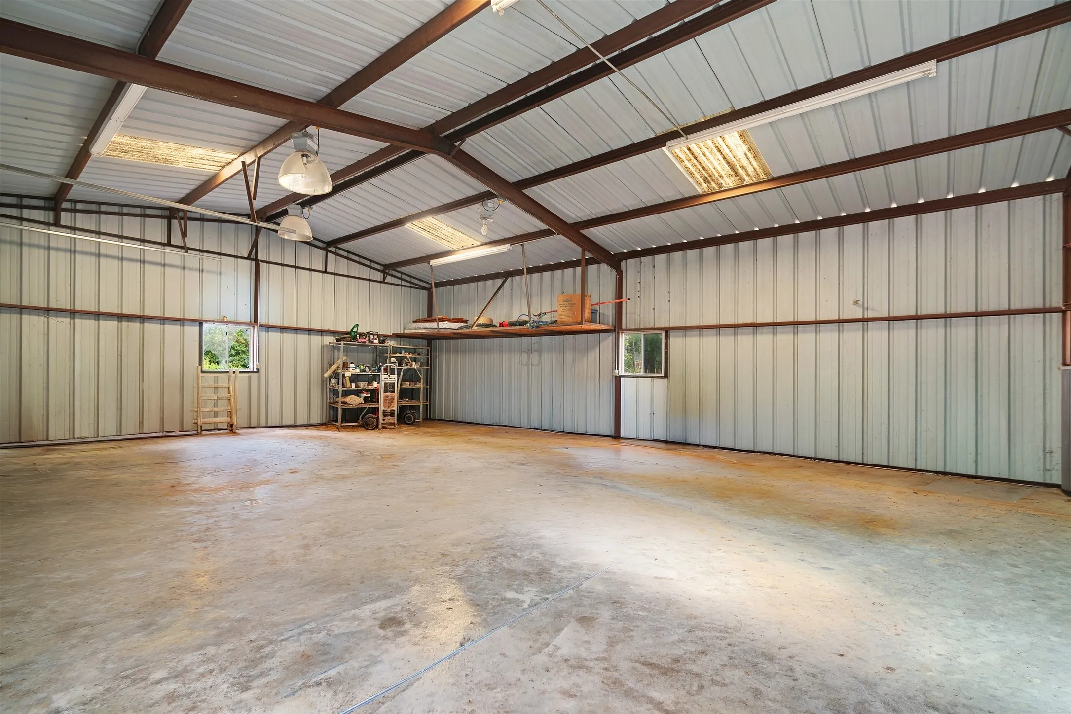 Single Family Residence For Sale in Lamar County , 1965 County Road 44250, Powderly, Texas 75473, 3 Bedroom, 2 Bathroom, Garage spaces, 1,600 Sqft, built in 1984, mls#21381122, Real Estate Agent in Powderly, Homes For Sale in Lamar county, Homes For Sale in Powderly, Realtor in Powderly Texas, Real Estate Brokerage Independent Realty Texas, Luminita Cordes Realtor