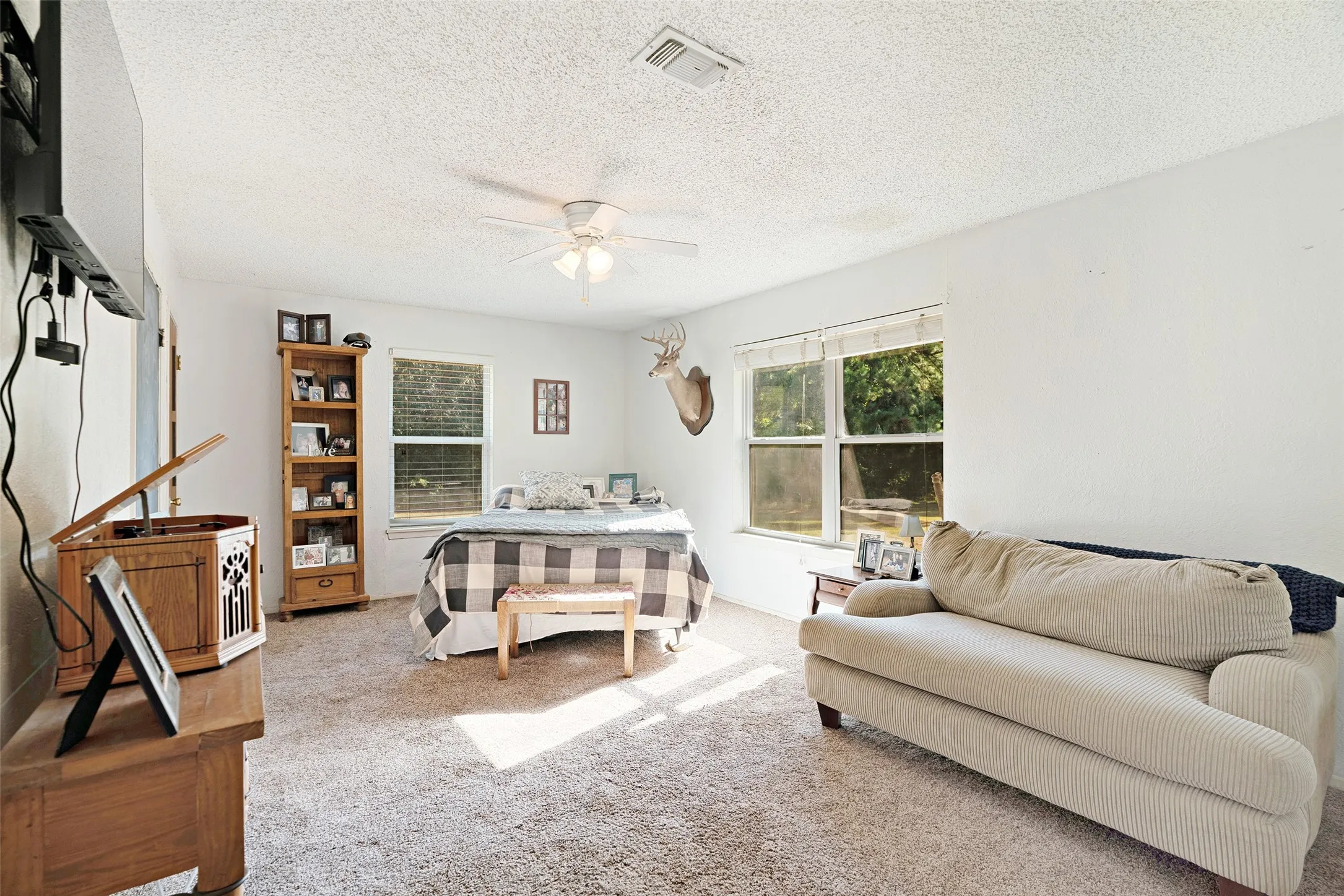Single Family Residence For Sale in Lamar County , 1965 County Road 44250, Powderly, Texas 75473, 3 Bedroom, 2 Bathroom, Garage spaces, 1,600 Sqft, built in 1984, mls#21381122, Real Estate Agent in Powderly, Homes For Sale in Lamar county, Homes For Sale in Powderly, Realtor in Powderly Texas, Real Estate Brokerage Independent Realty Texas, Luminita Cordes Realtor