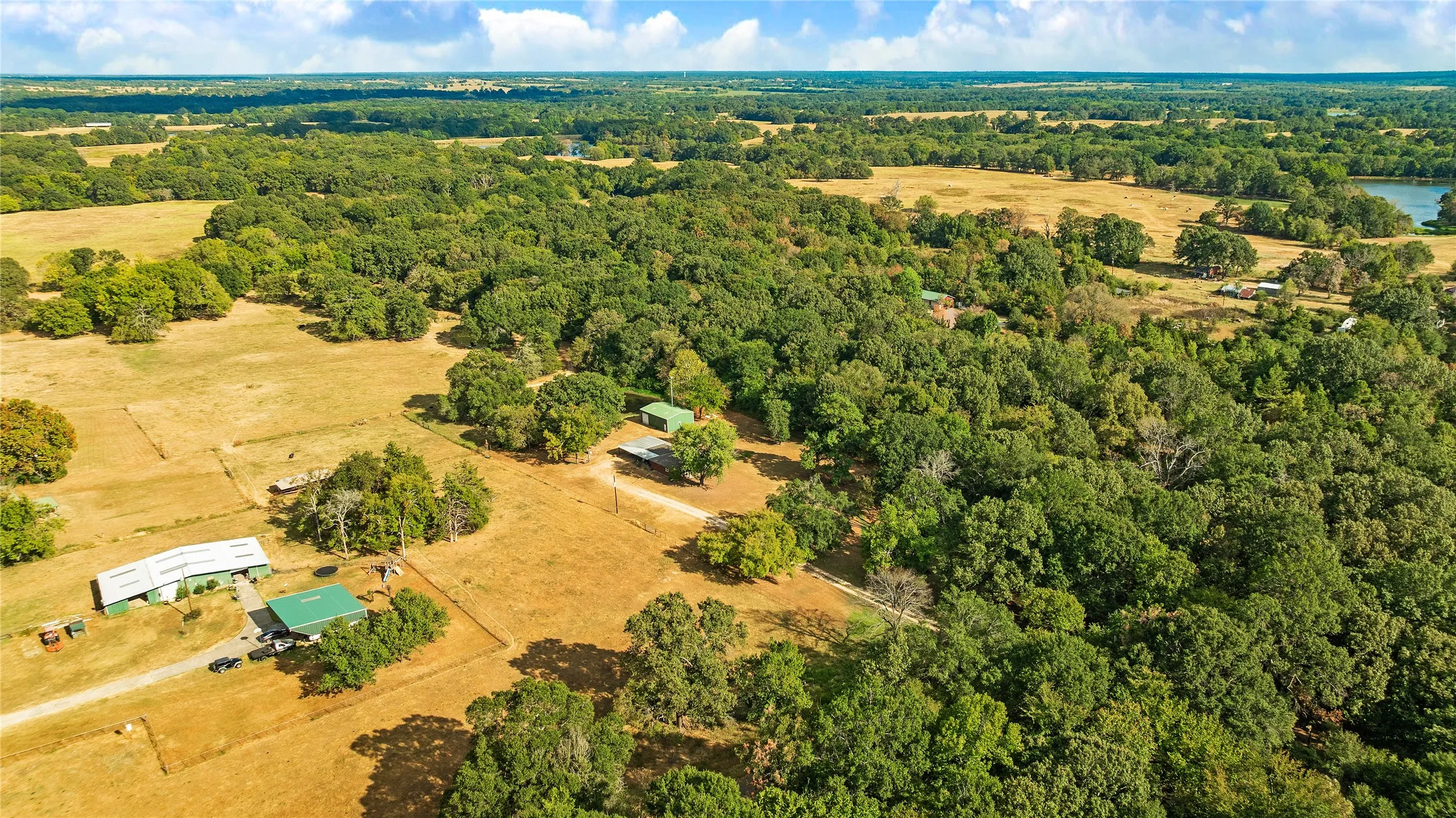 Single Family Residence For Sale in Lamar County , 1965 County Road 44250, Powderly, Texas 75473, 3 Bedroom, 2 Bathroom, Garage spaces, 1,600 Sqft, built in 1984, mls#21381122, Real Estate Agent in Powderly, Homes For Sale in Lamar county, Homes For Sale in Powderly, Realtor in Powderly Texas, Real Estate Brokerage Independent Realty Texas, Luminita Cordes Realtor