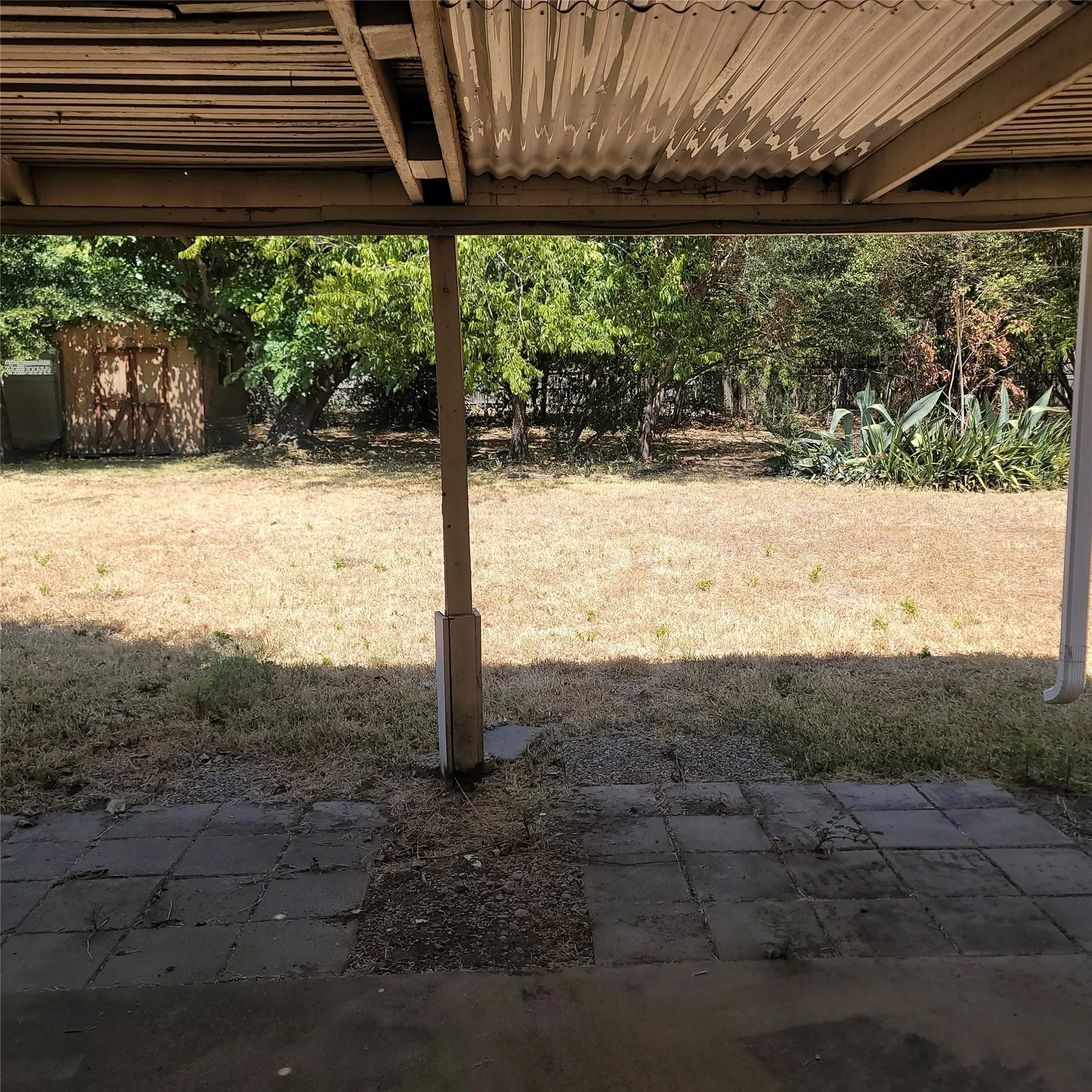 Single Family Residence For Rent in Ellis County , 615 Arleta Lane, Ennis, Texas 75119, 3 Bedroom, 2 Bathroom, 2 Garage spaces, 1,307 Sqft, built in 1981, mls#21383726, Real Estate Agent in Ennis, Homes For Rent in Ellis county, Homes For Rent in Ennis, Realtor in Ennis Texas, Real Estate Brokerage Independent Realty Texas, Luminita Cordes Realtor