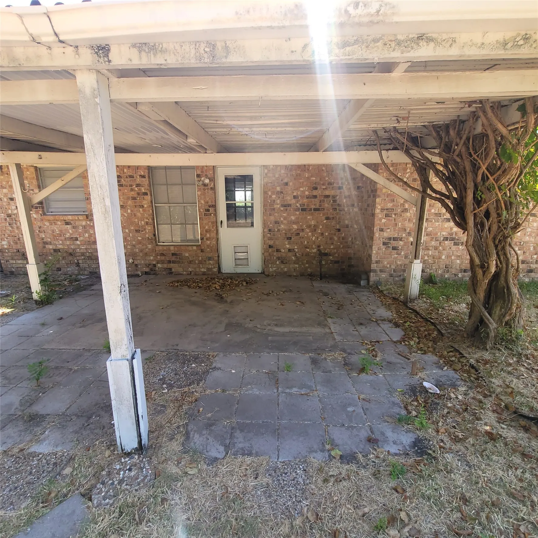 Single Family Residence For Rent in Ellis County , 615 Arleta Lane, Ennis, Texas 75119, 3 Bedroom, 2 Bathroom, 2 Garage spaces, 1,307 Sqft, built in 1981, mls#21383726, Real Estate Agent in Ennis, Homes For Rent in Ellis county, Homes For Rent in Ennis, Realtor in Ennis Texas, Real Estate Brokerage Independent Realty Texas, Luminita Cordes Realtor