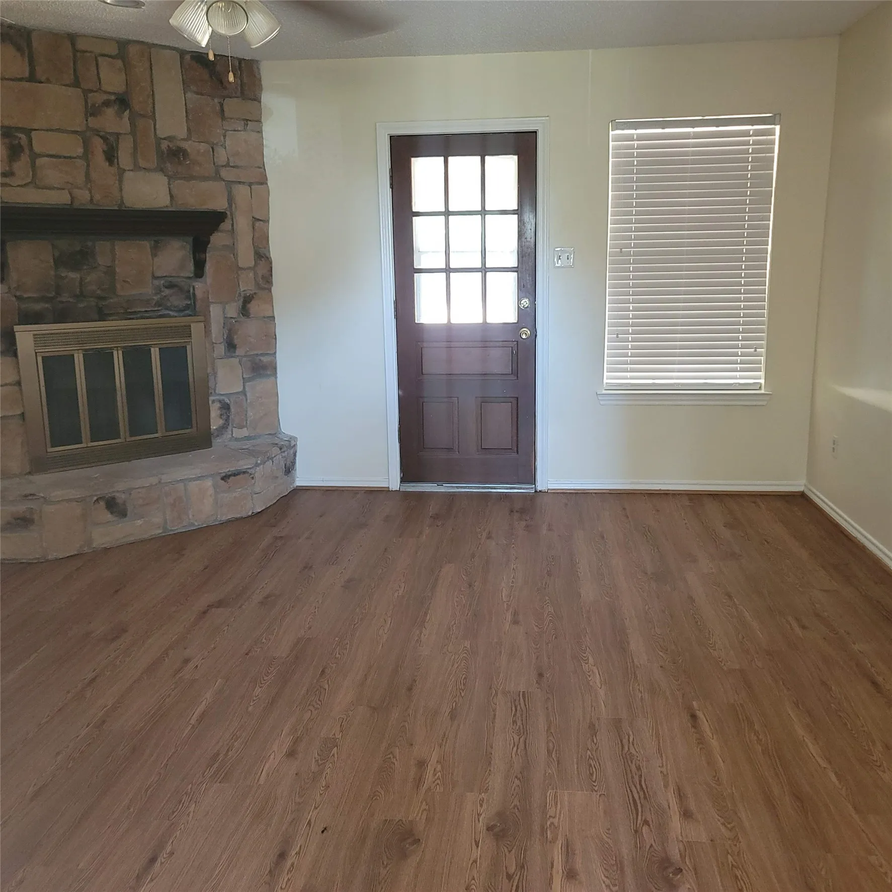 Single Family Residence For Rent in Ellis County , 615 Arleta Lane, Ennis, Texas 75119, 3 Bedroom, 2 Bathroom, 2 Garage spaces, 1,307 Sqft, built in 1981, mls#21383726, Real Estate Agent in Ennis, Homes For Rent in Ellis county, Homes For Rent in Ennis, Realtor in Ennis Texas, Real Estate Brokerage Independent Realty Texas, Luminita Cordes Realtor