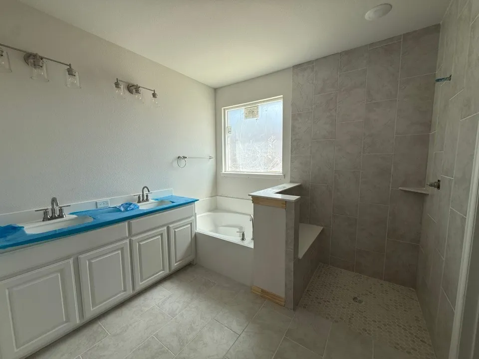 Single Family Residence For Sale in Parker County , 513 Park Side Drive, Weatherford, Texas 76087, 3 Bedroom, 2 Bathroom, 2 Garage spaces, 1,860 Sqft, built in 2026, mls#21383727, Real Estate Agent in Weatherford, Homes For Sale in Parker county, Homes For Sale in Weatherford, Realtor in Weatherford Texas, Real Estate Brokerage Independent Realty Texas, Luminita Cordes Realtor