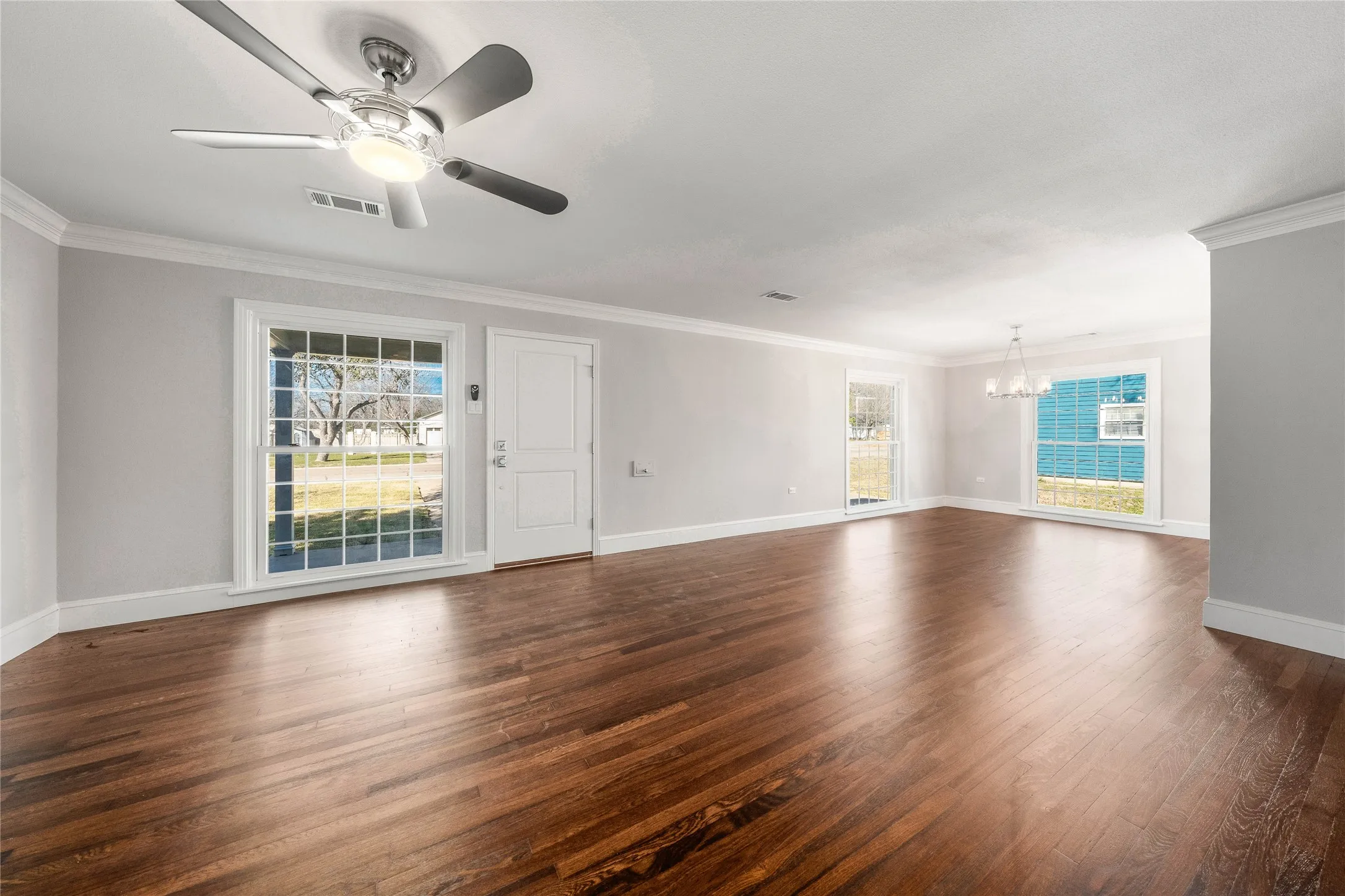 Single Family Residence For Sale in Mc Lennan County , 3306 Cumberland Avenue, Waco, Texas 76707, 2 Bedroom, 2 Bathroom, 4 Garage spaces, 1,635 Sqft, built in 1949, mls#21383409, Real Estate Agent in Waco, Homes For Sale in Mc Lennan county, Homes For Sale in Waco, Realtor in Waco Texas, Real Estate Brokerage Independent Realty Texas, Luminita Cordes Realtor