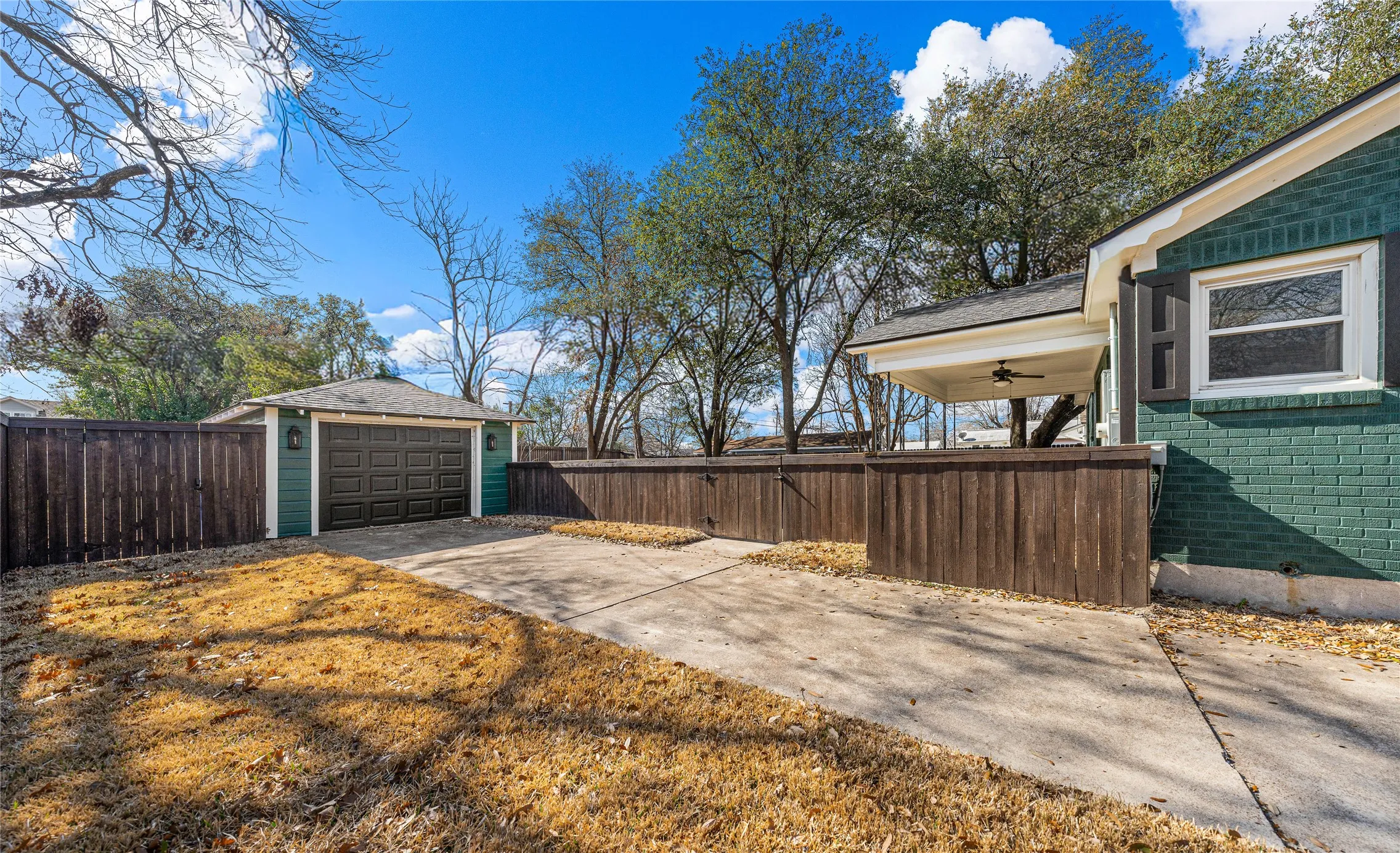 Single Family Residence For Sale in Mc Lennan County , 3306 Cumberland Avenue, Waco, Texas 76707, 2 Bedroom, 2 Bathroom, 4 Garage spaces, 1,635 Sqft, built in 1949, mls#21383409, Real Estate Agent in Waco, Homes For Sale in Mc Lennan county, Homes For Sale in Waco, Realtor in Waco Texas, Real Estate Brokerage Independent Realty Texas, Luminita Cordes Realtor
