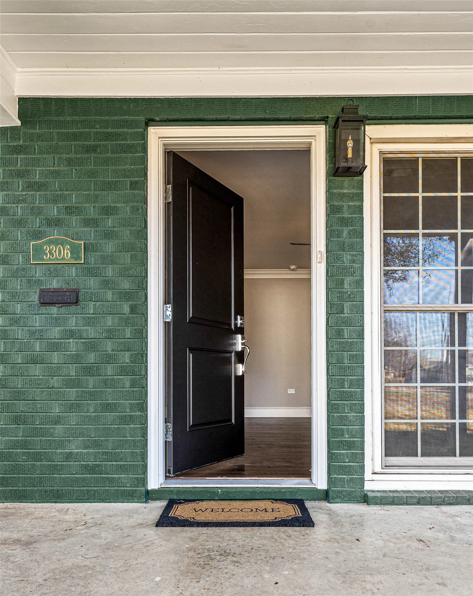 Single Family Residence For Sale in Mc Lennan County , 3306 Cumberland Avenue, Waco, Texas 76707, 2 Bedroom, 2 Bathroom, 4 Garage spaces, 1,635 Sqft, built in 1949, mls#21383409, Real Estate Agent in Waco, Homes For Sale in Mc Lennan county, Homes For Sale in Waco, Realtor in Waco Texas, Real Estate Brokerage Independent Realty Texas, Luminita Cordes Realtor