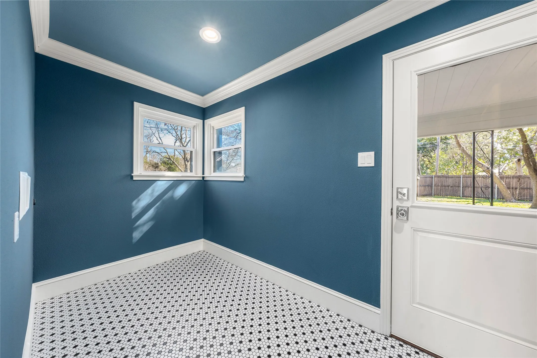 Single Family Residence For Sale in Mc Lennan County , 3306 Cumberland Avenue, Waco, Texas 76707, 2 Bedroom, 2 Bathroom, 4 Garage spaces, 1,635 Sqft, built in 1949, mls#21383409, Real Estate Agent in Waco, Homes For Sale in Mc Lennan county, Homes For Sale in Waco, Realtor in Waco Texas, Real Estate Brokerage Independent Realty Texas, Luminita Cordes Realtor