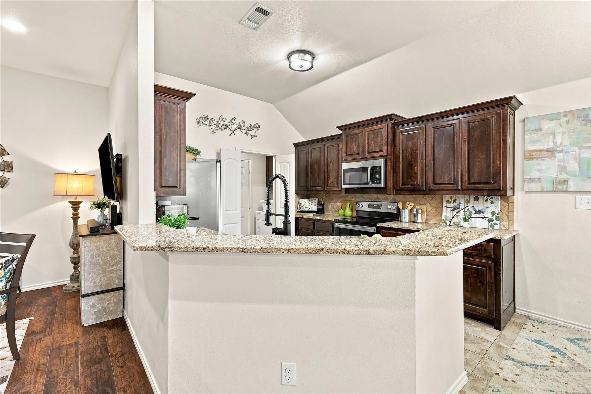 Single Family Residence For Sale in Parker County , 236 Firefly Drive, Springtown, Texas 76082, 3 Bedroom, 2 Bathroom, 2 Garage spaces, 1,534 Sqft, built in 2017, mls#21383434, Real Estate Agent in Springtown, Homes For Sale in Parker county, Homes For Sale in Springtown, Realtor in Springtown Texas, Real Estate Brokerage Independent Realty Texas, Luminita Cordes Realtor
