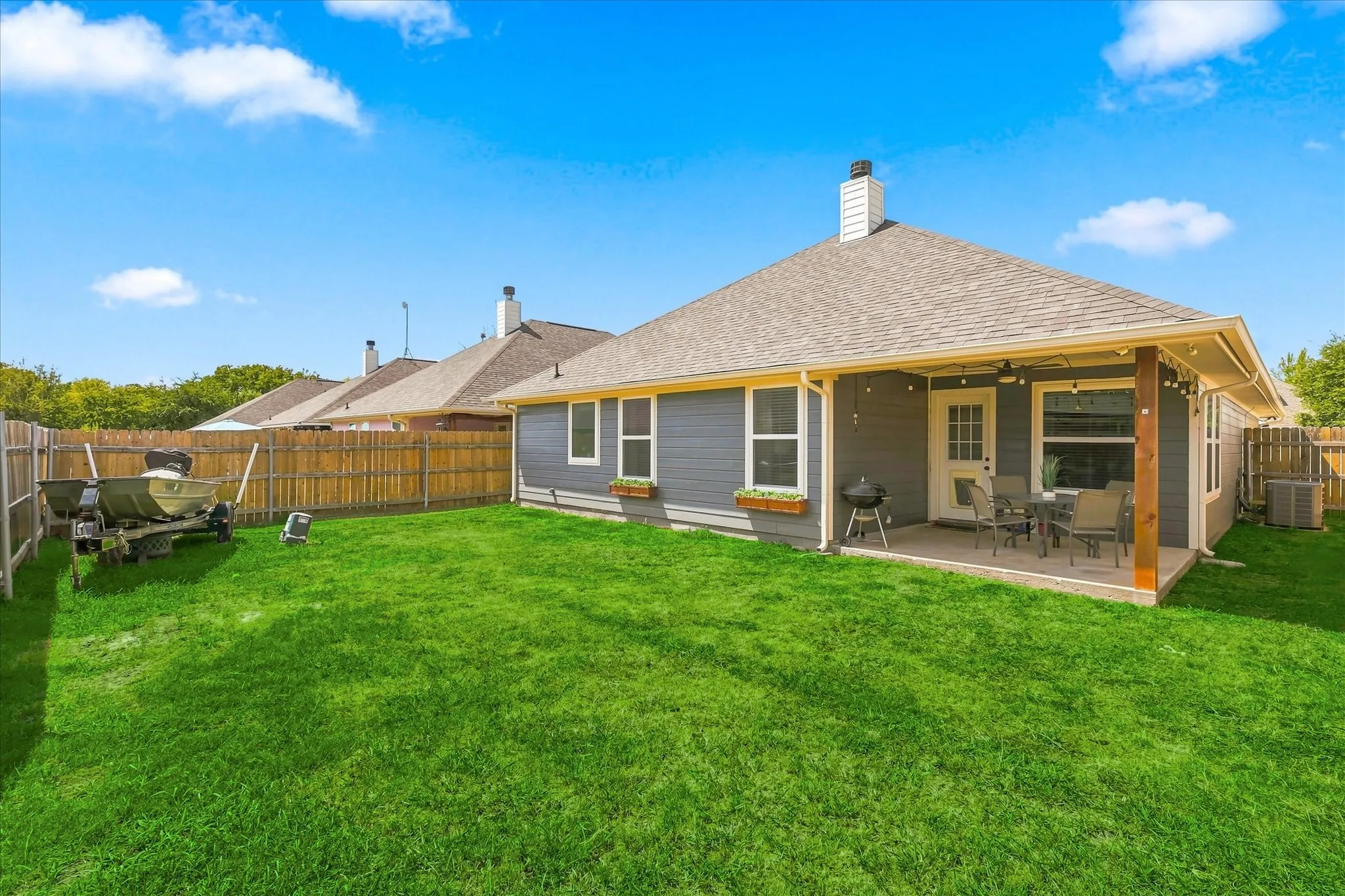 Single Family Residence For Sale in Parker County , 236 Firefly Drive, Springtown, Texas 76082, 3 Bedroom, 2 Bathroom, 2 Garage spaces, 1,534 Sqft, built in 2017, mls#21383434, Real Estate Agent in Springtown, Homes For Sale in Parker county, Homes For Sale in Springtown, Realtor in Springtown Texas, Real Estate Brokerage Independent Realty Texas, Luminita Cordes Realtor