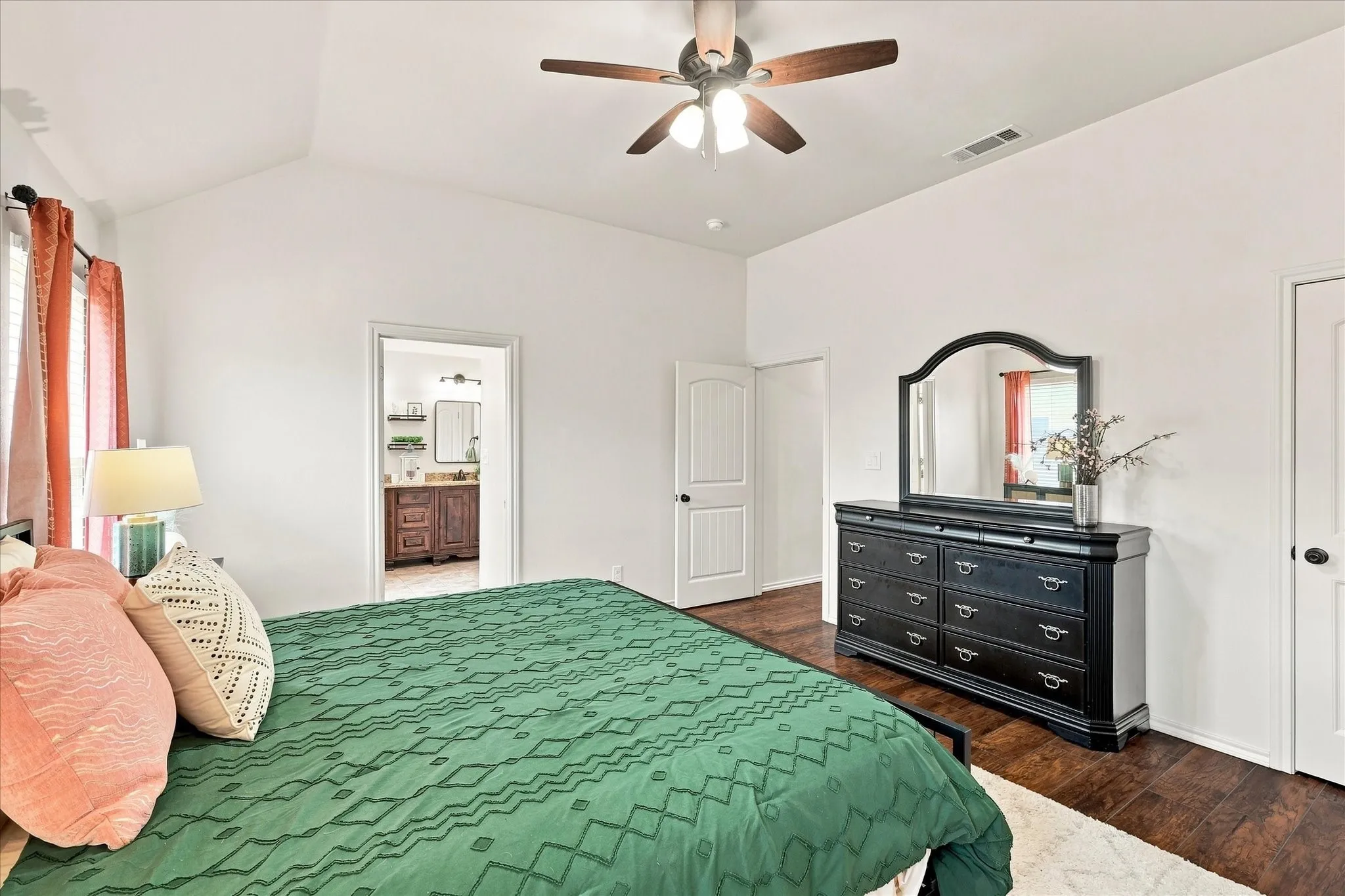 Single Family Residence For Sale in Parker County , 236 Firefly Drive, Springtown, Texas 76082, 3 Bedroom, 2 Bathroom, 2 Garage spaces, 1,534 Sqft, built in 2017, mls#21383434, Real Estate Agent in Springtown, Homes For Sale in Parker county, Homes For Sale in Springtown, Realtor in Springtown Texas, Real Estate Brokerage Independent Realty Texas, Luminita Cordes Realtor