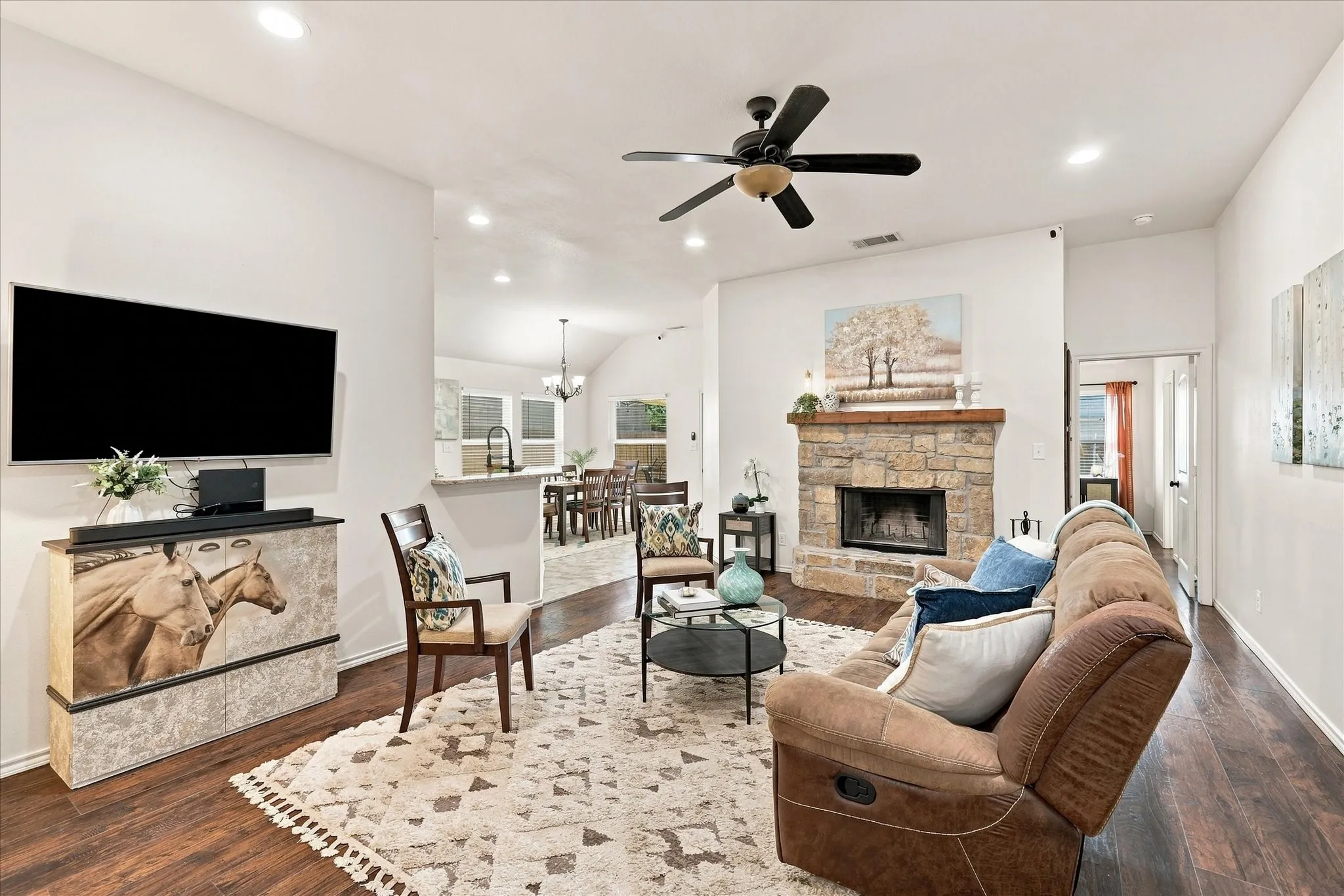 Single Family Residence For Sale in Parker County , 236 Firefly Drive, Springtown, Texas 76082, 3 Bedroom, 2 Bathroom, 2 Garage spaces, 1,534 Sqft, built in 2017, mls#21383434, Real Estate Agent in Springtown, Homes For Sale in Parker county, Homes For Sale in Springtown, Realtor in Springtown Texas, Real Estate Brokerage Independent Realty Texas, Luminita Cordes Realtor