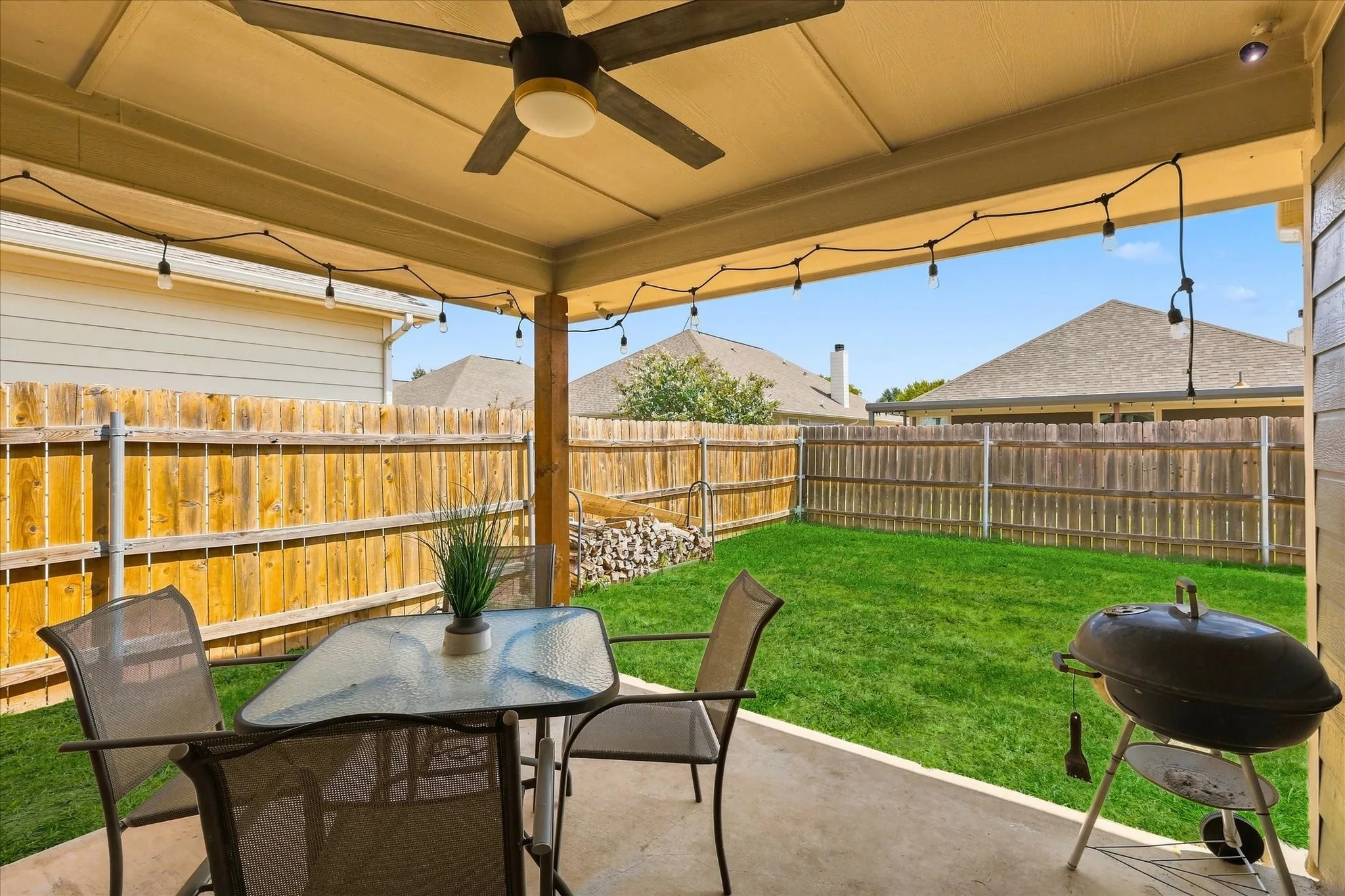 Single Family Residence For Sale in Parker County , 236 Firefly Drive, Springtown, Texas 76082, 3 Bedroom, 2 Bathroom, 2 Garage spaces, 1,534 Sqft, built in 2017, mls#21383434, Real Estate Agent in Springtown, Homes For Sale in Parker county, Homes For Sale in Springtown, Realtor in Springtown Texas, Real Estate Brokerage Independent Realty Texas, Luminita Cordes Realtor