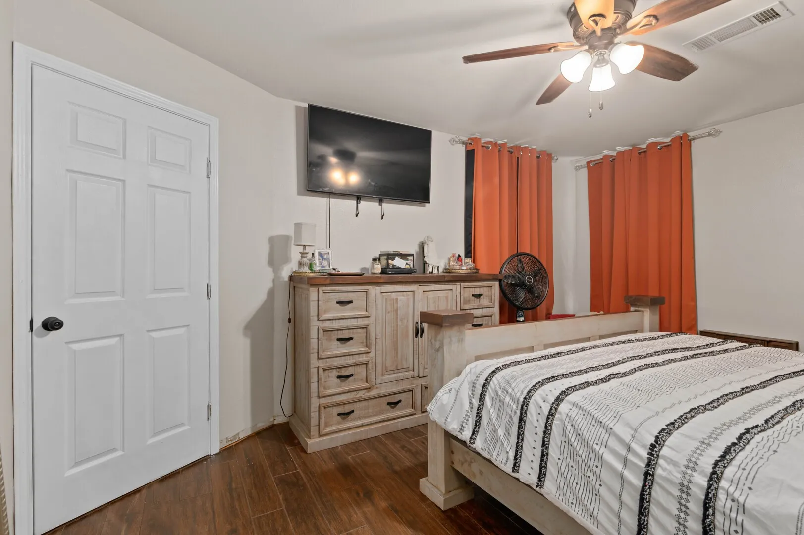 Single Family Residence For Sale in Denton County , 509 Brumley Road, Krugerville, Texas 76227, 3 Bedroom, 2 Bathroom, 2 Garage spaces, 1,512 Sqft, built in 1996, mls#21383732, Real Estate Agent in Krugerville, Homes For Sale in Denton county, Homes For Sale in Krugerville, Realtor in Krugerville Texas, Real Estate Brokerage Independent Realty Texas, Luminita Cordes Realtor