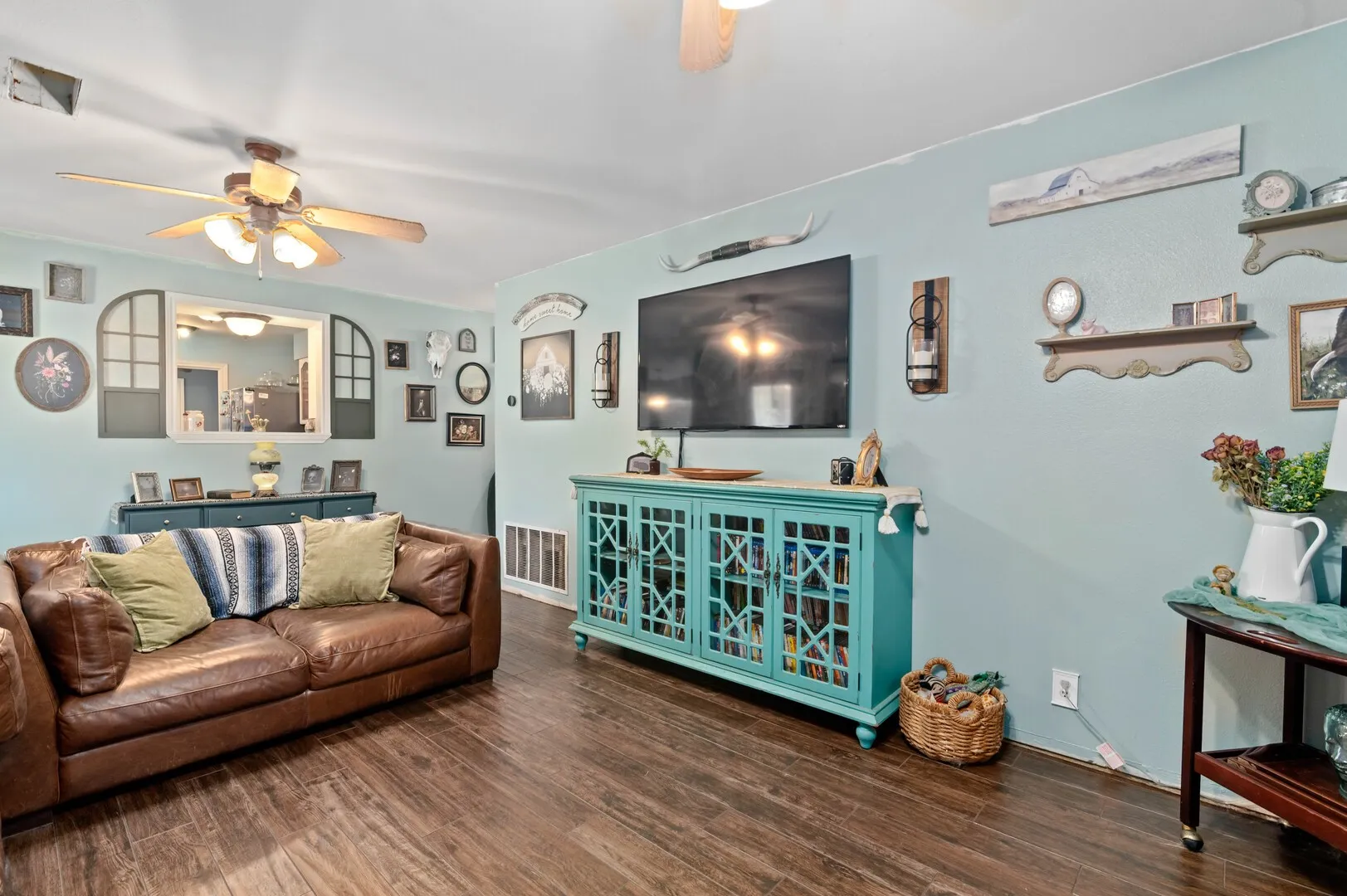 Single Family Residence For Sale in Denton County , 509 Brumley Road, Krugerville, Texas 76227, 3 Bedroom, 2 Bathroom, 2 Garage spaces, 1,512 Sqft, built in 1996, mls#21383732, Real Estate Agent in Krugerville, Homes For Sale in Denton county, Homes For Sale in Krugerville, Realtor in Krugerville Texas, Real Estate Brokerage Independent Realty Texas, Luminita Cordes Realtor