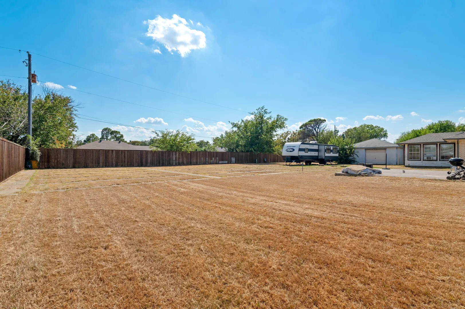 Single Family Residence For Sale in Denton County , 509 Brumley Road, Krugerville, Texas 76227, 3 Bedroom, 2 Bathroom, 2 Garage spaces, 1,512 Sqft, built in 1996, mls#21383732, Real Estate Agent in Krugerville, Homes For Sale in Denton county, Homes For Sale in Krugerville, Realtor in Krugerville Texas, Real Estate Brokerage Independent Realty Texas, Luminita Cordes Realtor