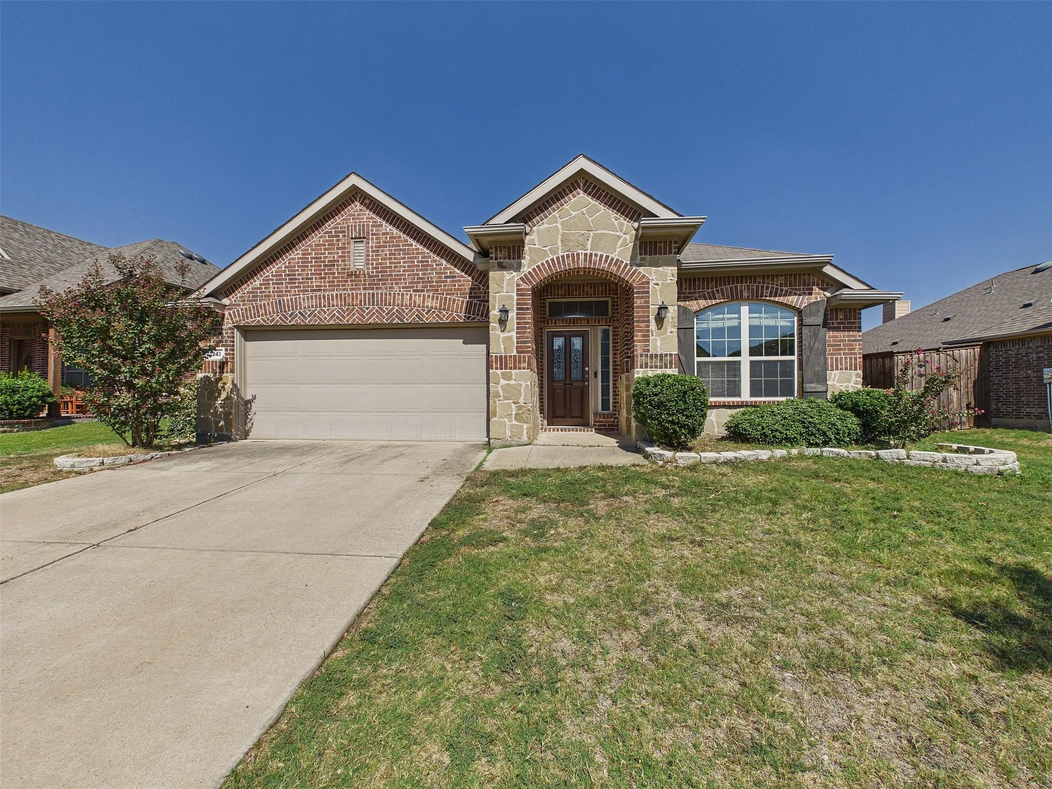 Single Family Residence For Sale in Denton County , 1341 Palestine Drive, Prosper, Texas 75078, 4 Bedroom, 2 Bathroom, 2 Garage spaces, 2,063 Sqft, built in 2015, mls#21382389, Real Estate Agent in Prosper, Homes For Sale in Denton county, Homes For Sale in Prosper, Realtor in Prosper Texas, Real Estate Brokerage Independent Realty Texas, Luminita Cordes Realtor