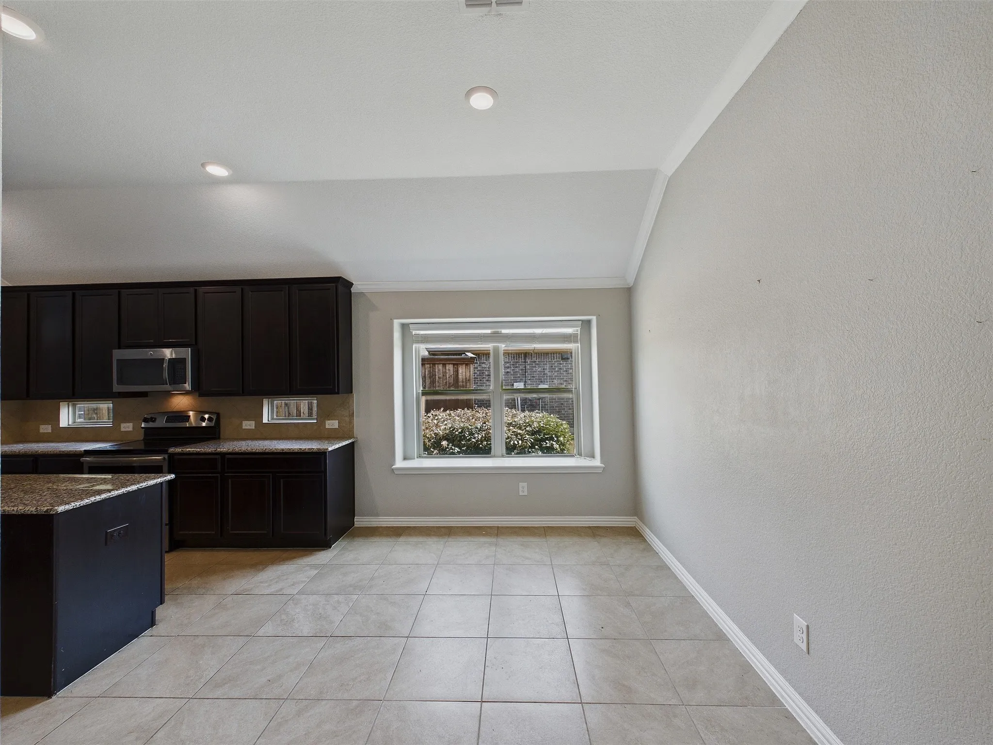 Single Family Residence For Sale in Denton County , 1341 Palestine Drive, Prosper, Texas 75078, 4 Bedroom, 2 Bathroom, 2 Garage spaces, 2,063 Sqft, built in 2015, mls#21382389, Real Estate Agent in Prosper, Homes For Sale in Denton county, Homes For Sale in Prosper, Realtor in Prosper Texas, Real Estate Brokerage Independent Realty Texas, Luminita Cordes Realtor