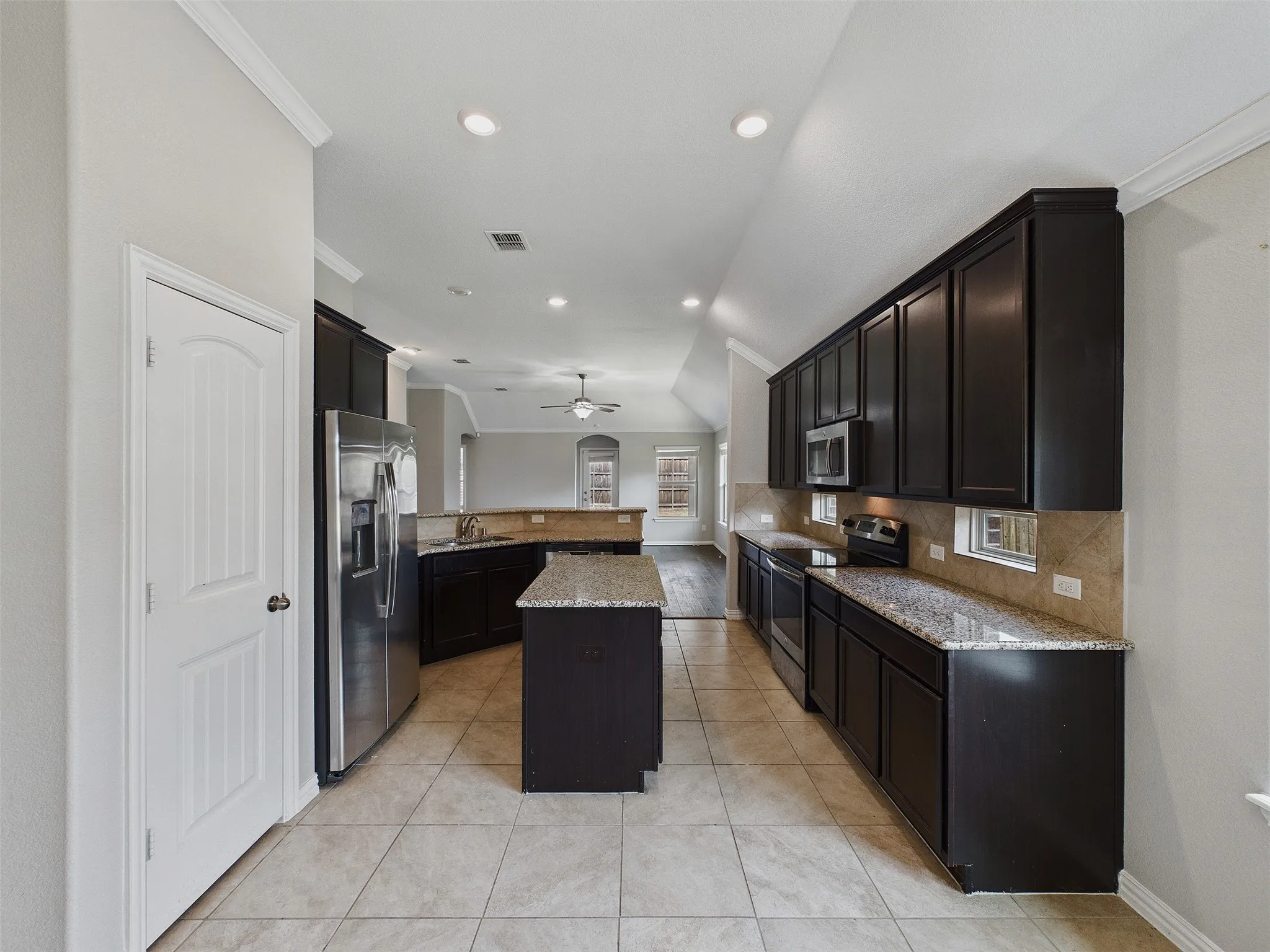 Single Family Residence For Sale in Denton County , 1341 Palestine Drive, Prosper, Texas 75078, 4 Bedroom, 2 Bathroom, 2 Garage spaces, 2,063 Sqft, built in 2015, mls#21382389, Real Estate Agent in Prosper, Homes For Sale in Denton county, Homes For Sale in Prosper, Realtor in Prosper Texas, Real Estate Brokerage Independent Realty Texas, Luminita Cordes Realtor