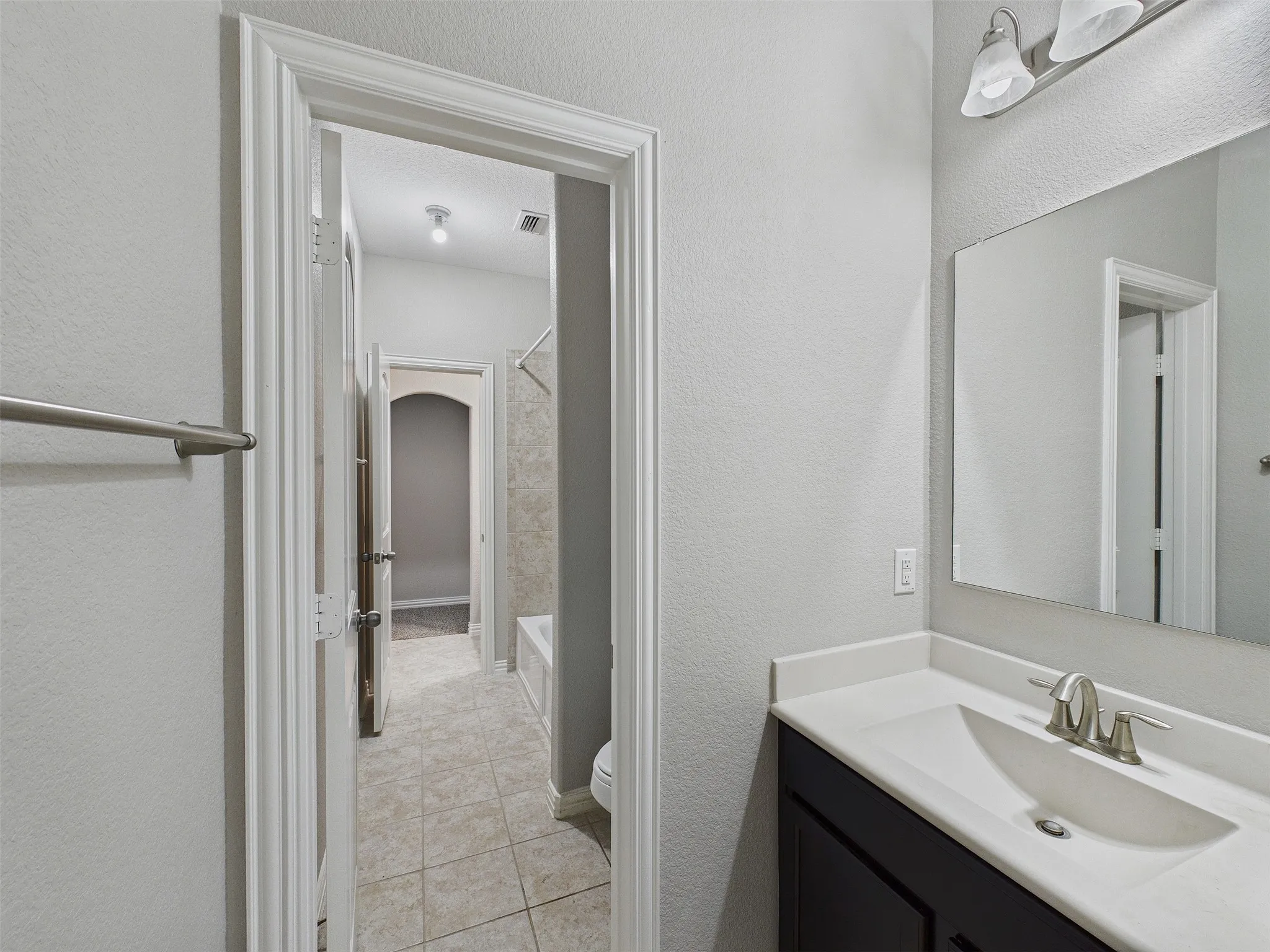 Single Family Residence For Sale in Denton County , 1341 Palestine Drive, Prosper, Texas 75078, 4 Bedroom, 2 Bathroom, 2 Garage spaces, 2,063 Sqft, built in 2015, mls#21382389, Real Estate Agent in Prosper, Homes For Sale in Denton county, Homes For Sale in Prosper, Realtor in Prosper Texas, Real Estate Brokerage Independent Realty Texas, Luminita Cordes Realtor