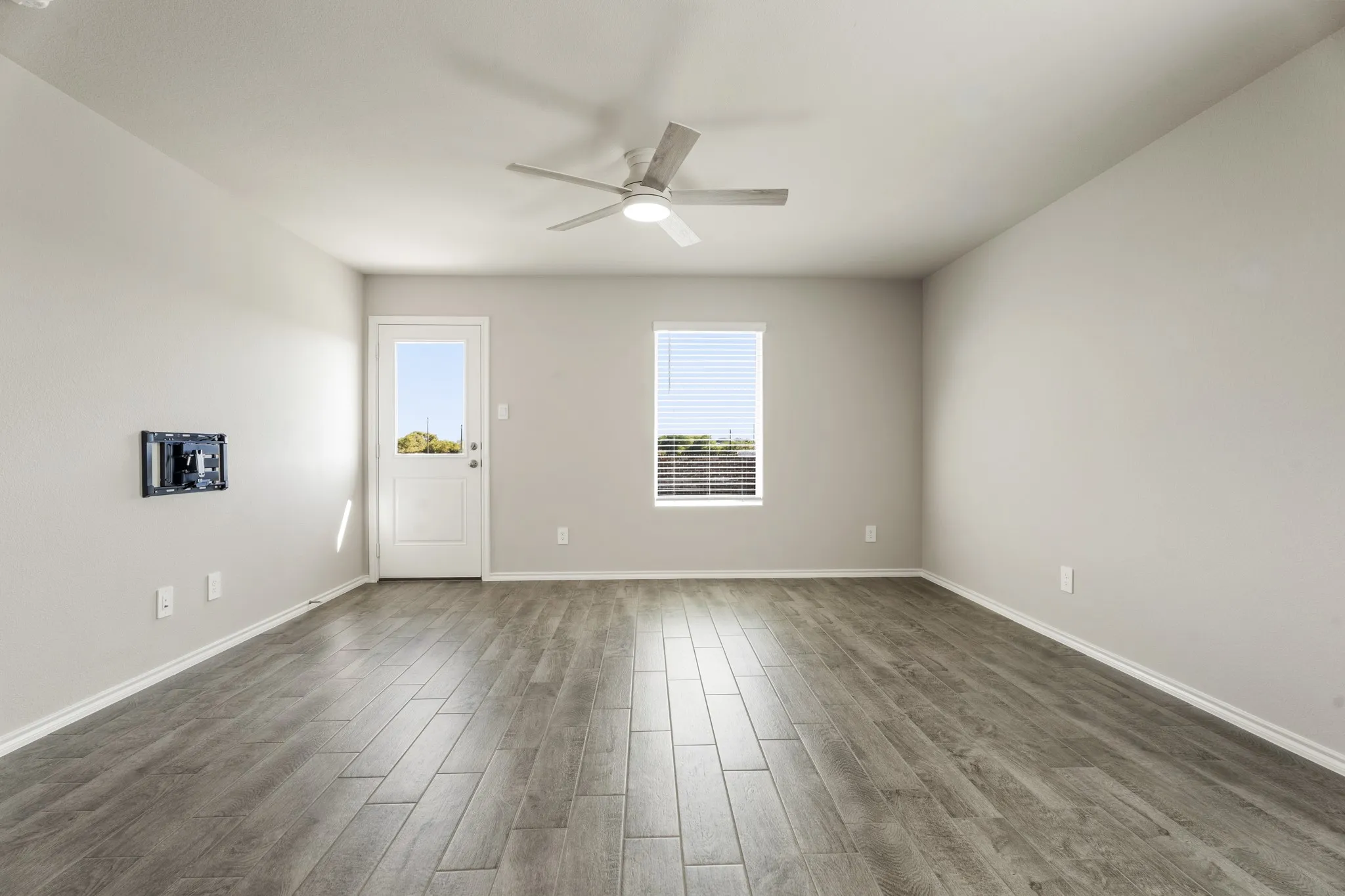 Single Family Residence For Sale in Denton County , 5509 Corduroy Road, Krum, Texas 76249, 3 Bedroom, 2 Bathroom, 1 Garage spaces, 1,214 Sqft, built in 2025, mls#21383738, Real Estate Agent in Krum, Homes For Sale in Denton county, Homes For Sale in Krum, Realtor in Krum Texas, Real Estate Brokerage Independent Realty Texas, Luminita Cordes Realtor