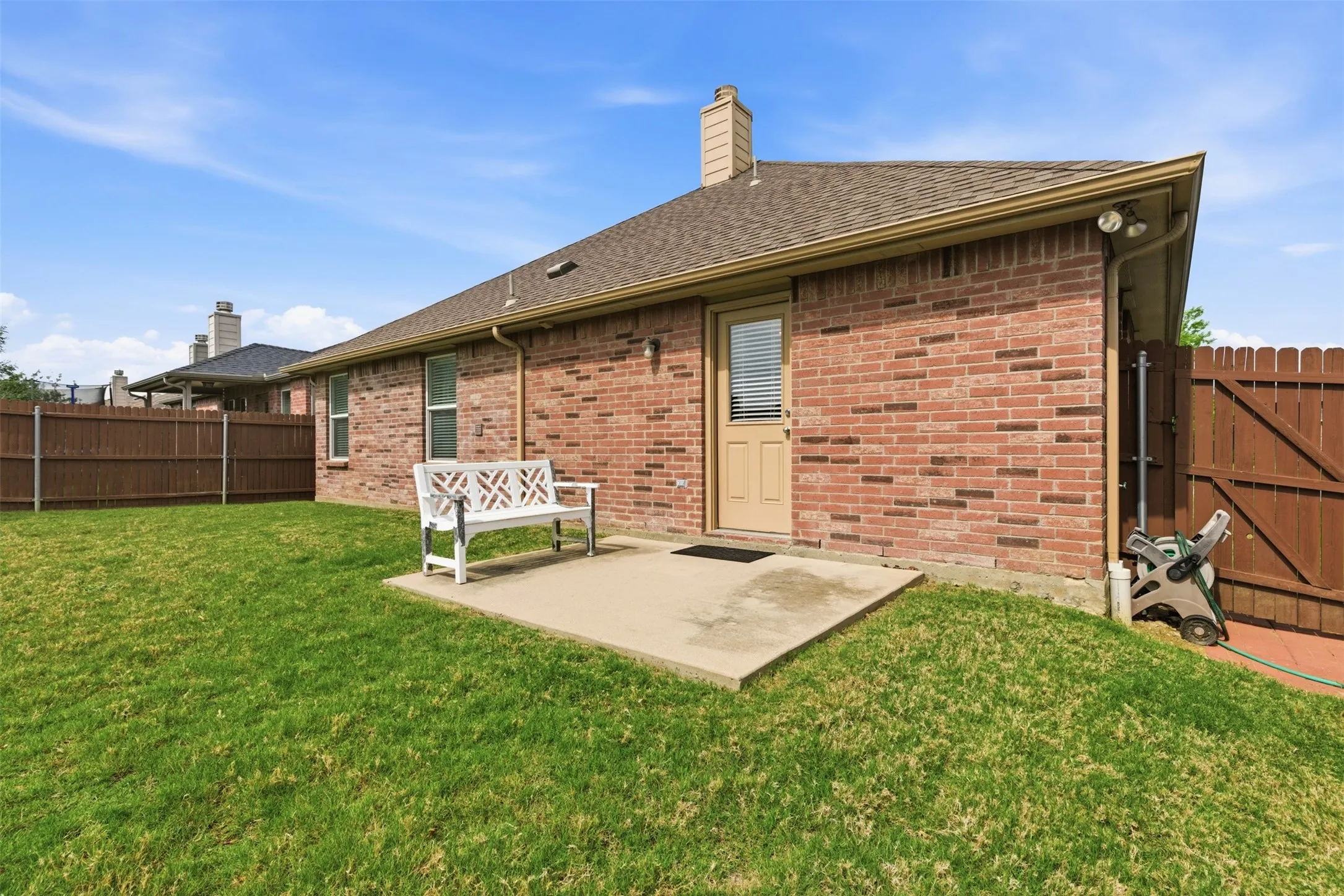Single Family Residence For Sale in Denton County , 1417 Lone Pine Drive, Little Elm, Texas 75068, 3 Bedroom, 2 Bathroom, 2 Garage spaces, 1,507 Sqft, built in 2011, mls#21380541, Real Estate Agent in Little Elm, Homes For Sale in Denton county, Homes For Sale in Little Elm, Realtor in Little Elm Texas, Real Estate Brokerage Independent Realty Texas, Luminita Cordes Realtor