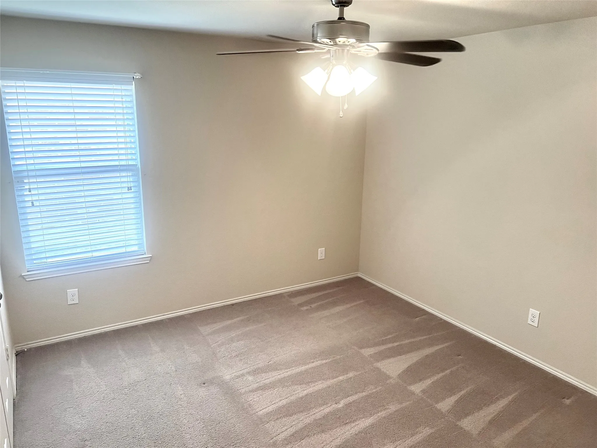 Single Family Residence For Sale in Denton County , 1417 Lone Pine Drive, Little Elm, Texas 75068, 3 Bedroom, 2 Bathroom, 2 Garage spaces, 1,507 Sqft, built in 2011, mls#21380541, Real Estate Agent in Little Elm, Homes For Sale in Denton county, Homes For Sale in Little Elm, Realtor in Little Elm Texas, Real Estate Brokerage Independent Realty Texas, Luminita Cordes Realtor