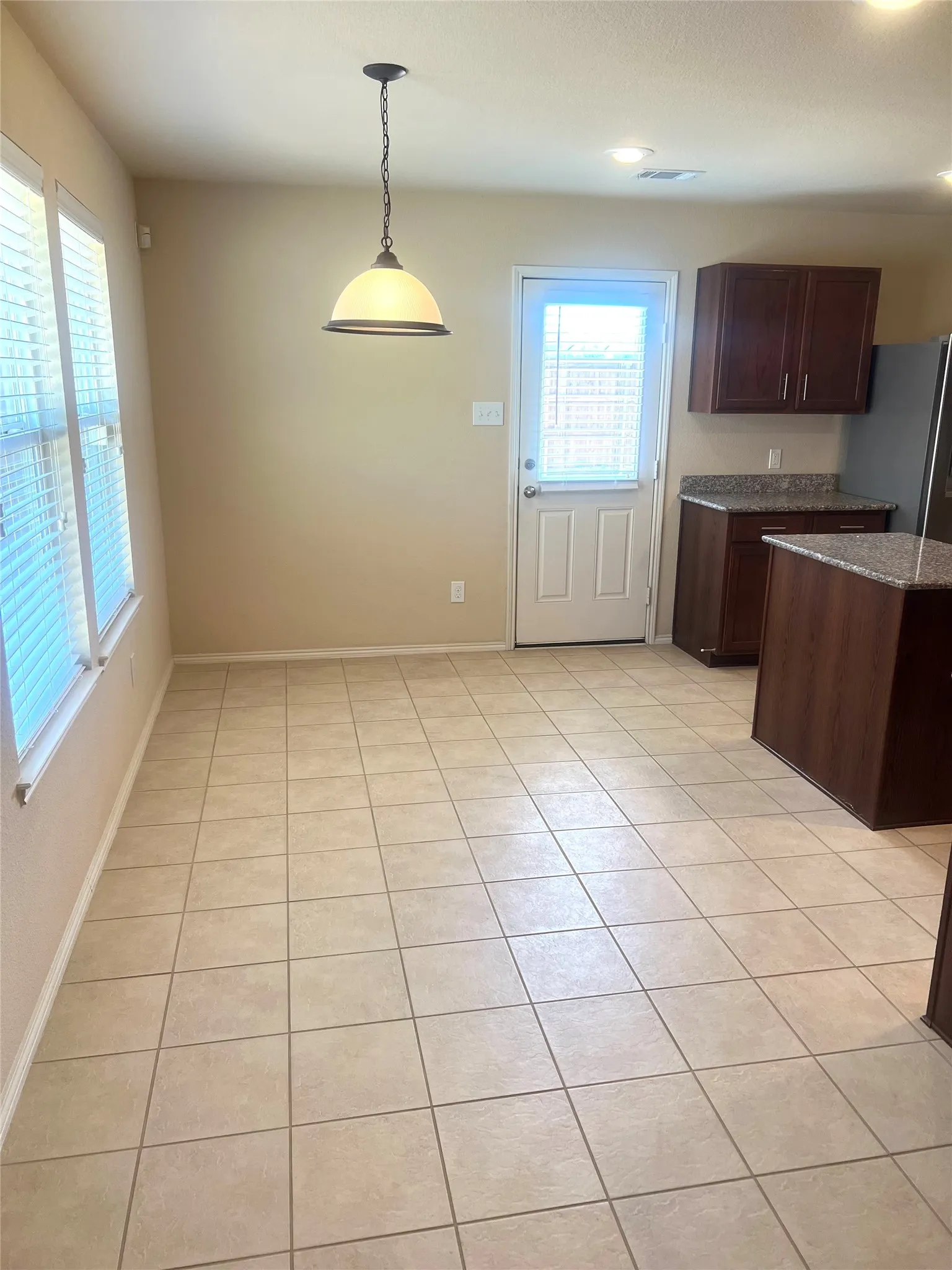 Single Family Residence For Sale in Denton County , 1417 Lone Pine Drive, Little Elm, Texas 75068, 3 Bedroom, 2 Bathroom, 2 Garage spaces, 1,507 Sqft, built in 2011, mls#21380541, Real Estate Agent in Little Elm, Homes For Sale in Denton county, Homes For Sale in Little Elm, Realtor in Little Elm Texas, Real Estate Brokerage Independent Realty Texas, Luminita Cordes Realtor