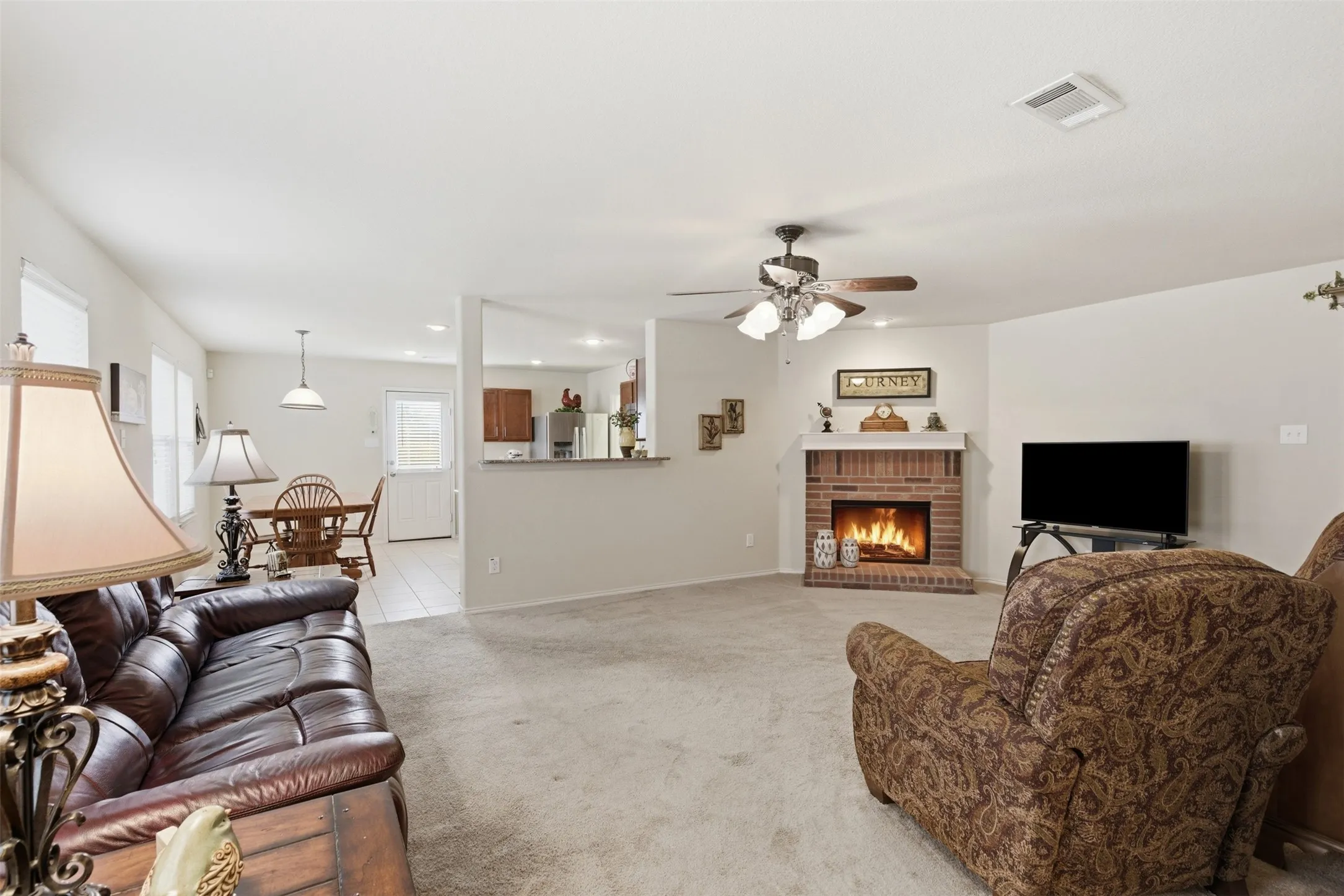 Single Family Residence For Sale in Denton County , 1417 Lone Pine Drive, Little Elm, Texas 75068, 3 Bedroom, 2 Bathroom, 2 Garage spaces, 1,507 Sqft, built in 2011, mls#21380541, Real Estate Agent in Little Elm, Homes For Sale in Denton county, Homes For Sale in Little Elm, Realtor in Little Elm Texas, Real Estate Brokerage Independent Realty Texas, Luminita Cordes Realtor