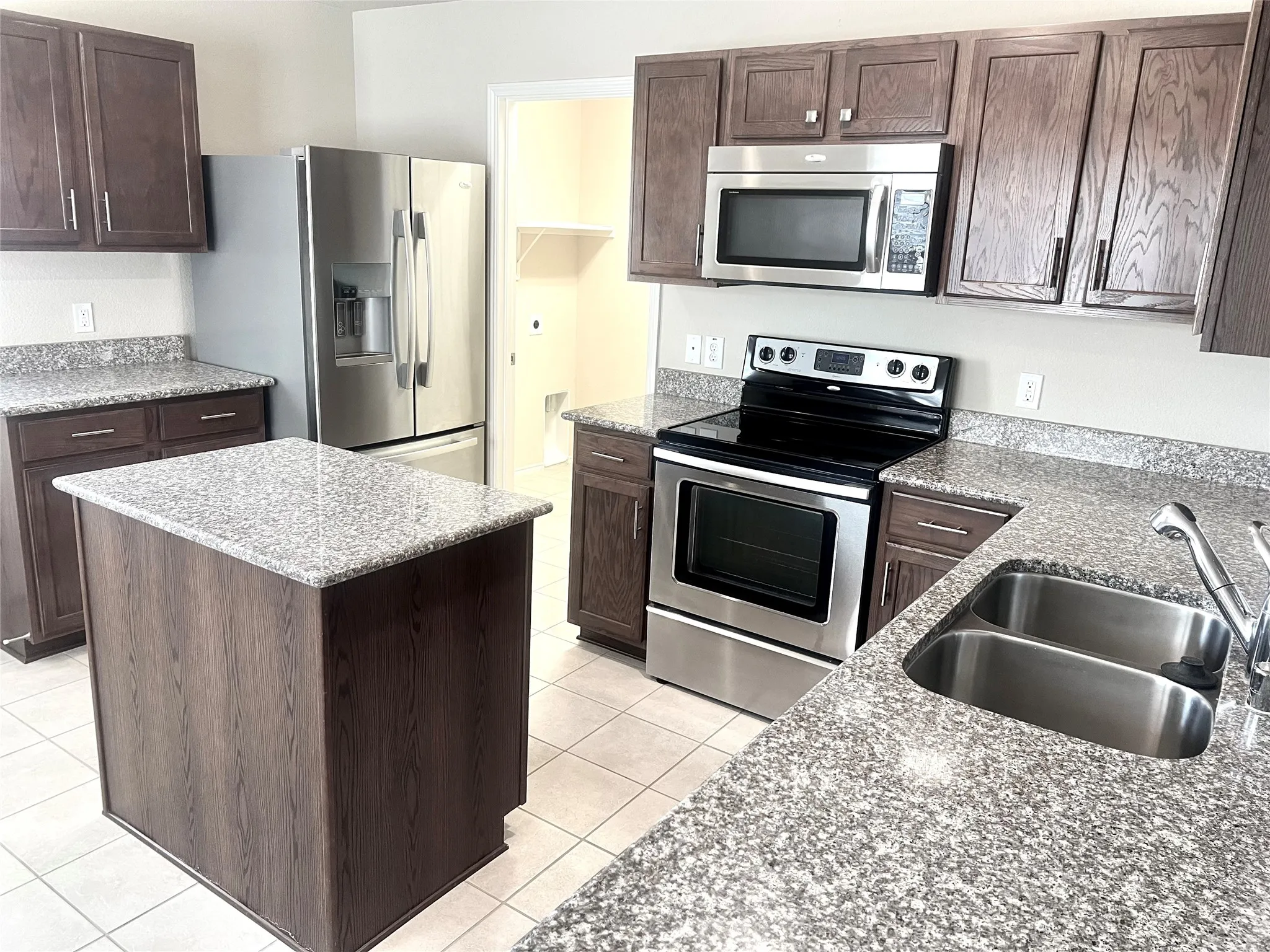 Single Family Residence For Sale in Denton County , 1417 Lone Pine Drive, Little Elm, Texas 75068, 3 Bedroom, 2 Bathroom, 2 Garage spaces, 1,507 Sqft, built in 2011, mls#21380541, Real Estate Agent in Little Elm, Homes For Sale in Denton county, Homes For Sale in Little Elm, Realtor in Little Elm Texas, Real Estate Brokerage Independent Realty Texas, Luminita Cordes Realtor