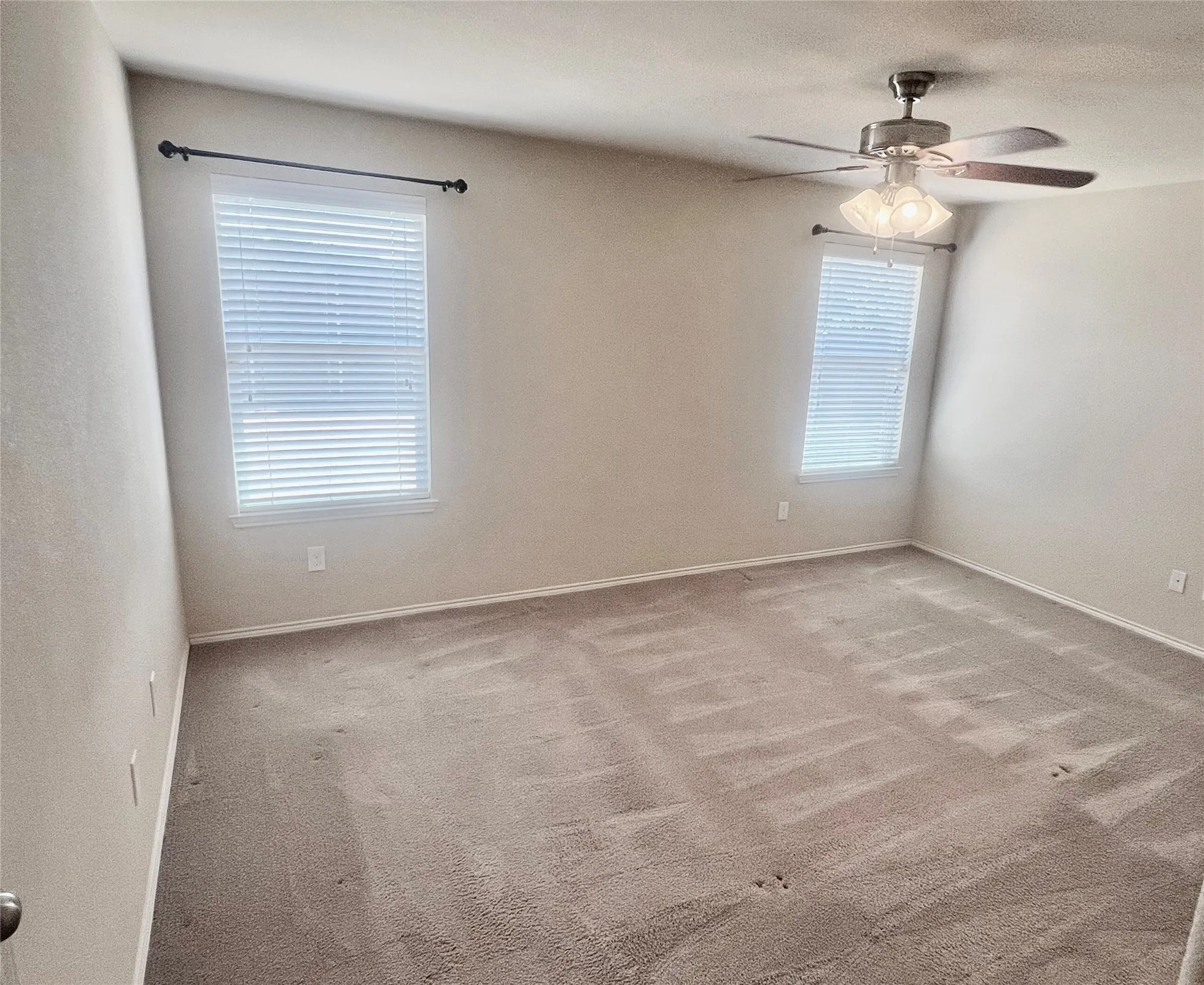 Single Family Residence For Sale in Denton County , 1417 Lone Pine Drive, Little Elm, Texas 75068, 3 Bedroom, 2 Bathroom, 2 Garage spaces, 1,507 Sqft, built in 2011, mls#21380541, Real Estate Agent in Little Elm, Homes For Sale in Denton county, Homes For Sale in Little Elm, Realtor in Little Elm Texas, Real Estate Brokerage Independent Realty Texas, Luminita Cordes Realtor