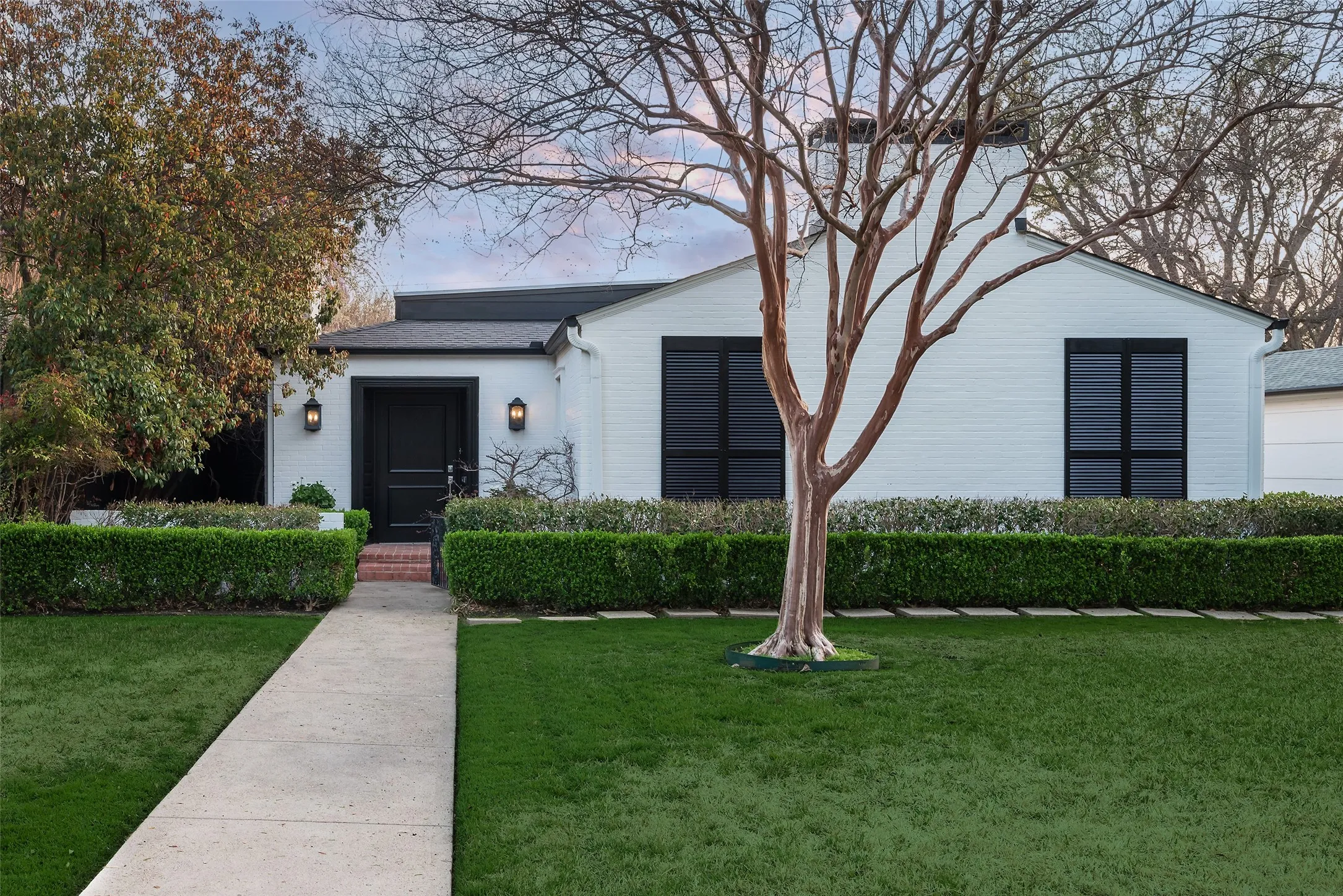 Single Family Residence For Rent in Dallas County , 4625 N Versailles Avenue, Highland Park, Texas 75209, 3 Bedroom, 3 Bathroom, 1 Garage spaces, 2,682 Sqft, built in 1940, mls#21383680, Real Estate Agent in Highland Park, Homes For Rent in Dallas county, Homes For Rent in Highland Park, Realtor in Highland Park Texas, Real Estate Brokerage Independent Realty Texas, Luminita Cordes Realtor
