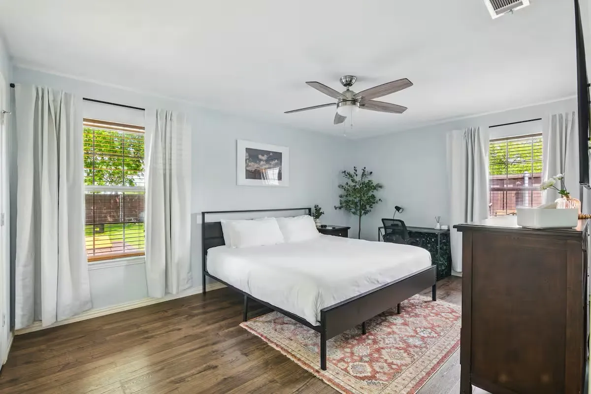 Single Family Residence For Sale in Dallas County , 6735 Webster Street, Dallas, Texas 75209, 3 Bedroom, 2 Bathroom, 1 Garage spaces, 1,187 Sqft, built in 2003, mls#21383744, Real Estate Agent in Dallas, Homes For Sale in Dallas county, Homes For Sale in Dallas, Realtor in Dallas Texas, Real Estate Brokerage Independent Realty Texas, Luminita Cordes Realtor