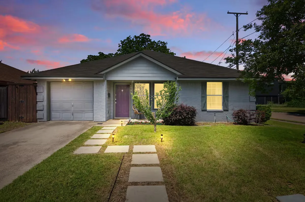 Single Family Residence For Sale in Dallas County , 6735 Webster Street, Dallas, Texas 75209, 3 Bedroom, 2 Bathroom, 1 Garage spaces, 1,187 Sqft, built in 2003, mls#21383744, Real Estate Agent in Dallas, Homes For Sale in Dallas county, Homes For Sale in Dallas, Realtor in Dallas Texas, Real Estate Brokerage Independent Realty Texas, Luminita Cordes Realtor