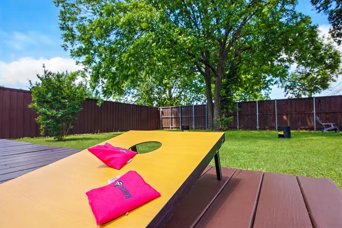 Single Family Residence For Sale in Dallas County , 6735 Webster Street, Dallas, Texas 75209, 3 Bedroom, 2 Bathroom, 1 Garage spaces, 1,187 Sqft, built in 2003, mls#21383744, Real Estate Agent in Dallas, Homes For Sale in Dallas county, Homes For Sale in Dallas, Realtor in Dallas Texas, Real Estate Brokerage Independent Realty Texas, Luminita Cordes Realtor