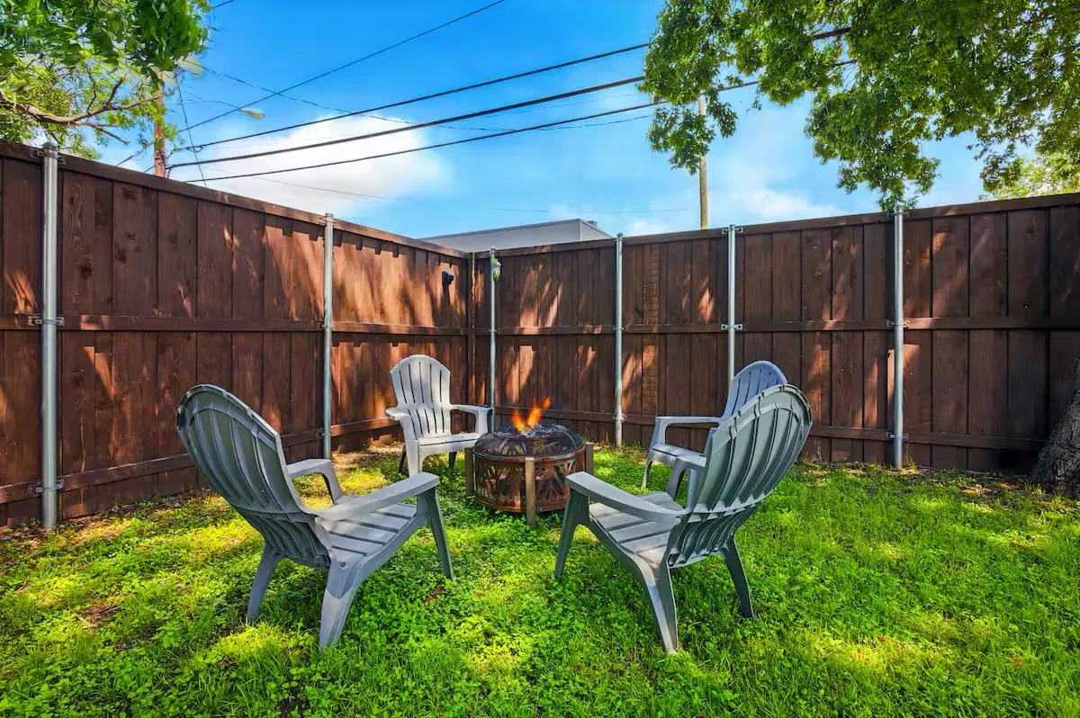 Single Family Residence For Sale in Dallas County , 6735 Webster Street, Dallas, Texas 75209, 3 Bedroom, 2 Bathroom, 1 Garage spaces, 1,187 Sqft, built in 2003, mls#21383744, Real Estate Agent in Dallas, Homes For Sale in Dallas county, Homes For Sale in Dallas, Realtor in Dallas Texas, Real Estate Brokerage Independent Realty Texas, Luminita Cordes Realtor