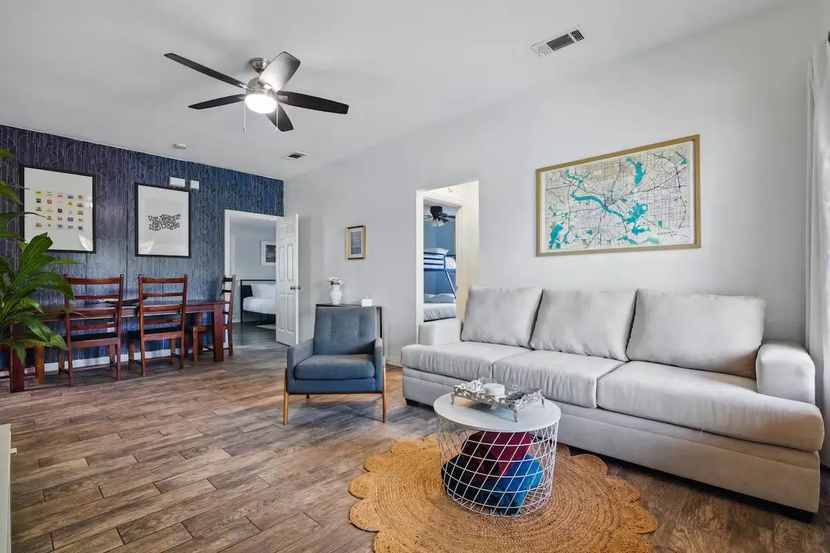 Single Family Residence For Sale in Dallas County , 6735 Webster Street, Dallas, Texas 75209, 3 Bedroom, 2 Bathroom, 1 Garage spaces, 1,187 Sqft, built in 2003, mls#21383744, Real Estate Agent in Dallas, Homes For Sale in Dallas county, Homes For Sale in Dallas, Realtor in Dallas Texas, Real Estate Brokerage Independent Realty Texas, Luminita Cordes Realtor
