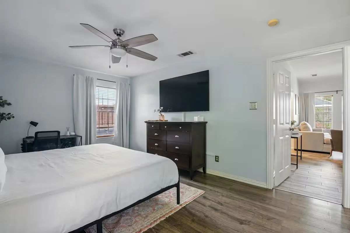 Single Family Residence For Sale in Dallas County , 6735 Webster Street, Dallas, Texas 75209, 3 Bedroom, 2 Bathroom, 1 Garage spaces, 1,187 Sqft, built in 2003, mls#21383744, Real Estate Agent in Dallas, Homes For Sale in Dallas county, Homes For Sale in Dallas, Realtor in Dallas Texas, Real Estate Brokerage Independent Realty Texas, Luminita Cordes Realtor