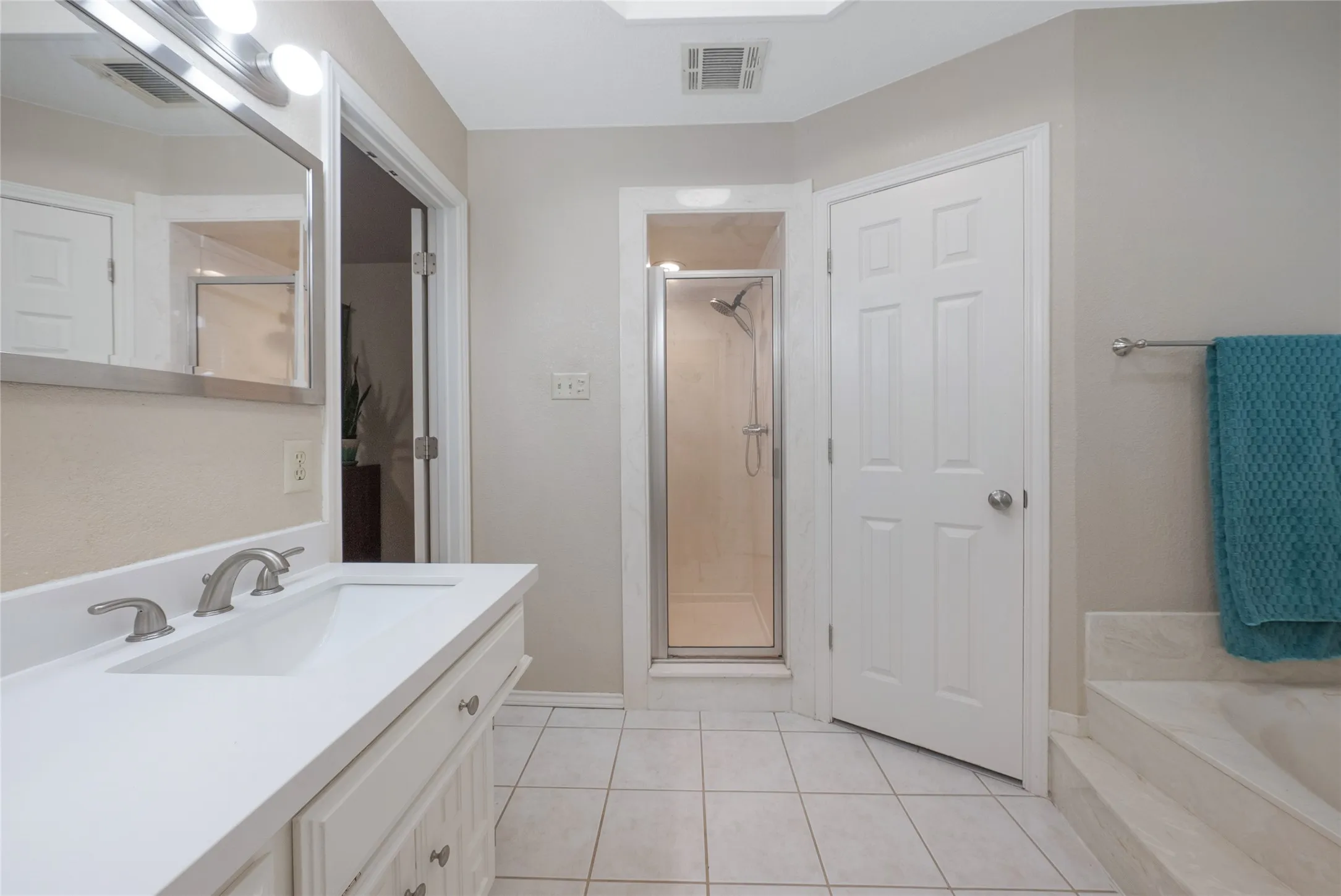 Single Family Residence For Sale in Collin County , 6500 Gatlin Place, Plano, Texas 75023, 4 Bedroom, 2 Bathroom, 2 Garage spaces, 1,887 Sqft, built in 1984, mls#21383469, Real Estate Agent in Plano, Homes For Sale in Collin county, Homes For Sale in Plano, Realtor in Plano Texas, Real Estate Brokerage Independent Realty Texas, Luminita Cordes Realtor