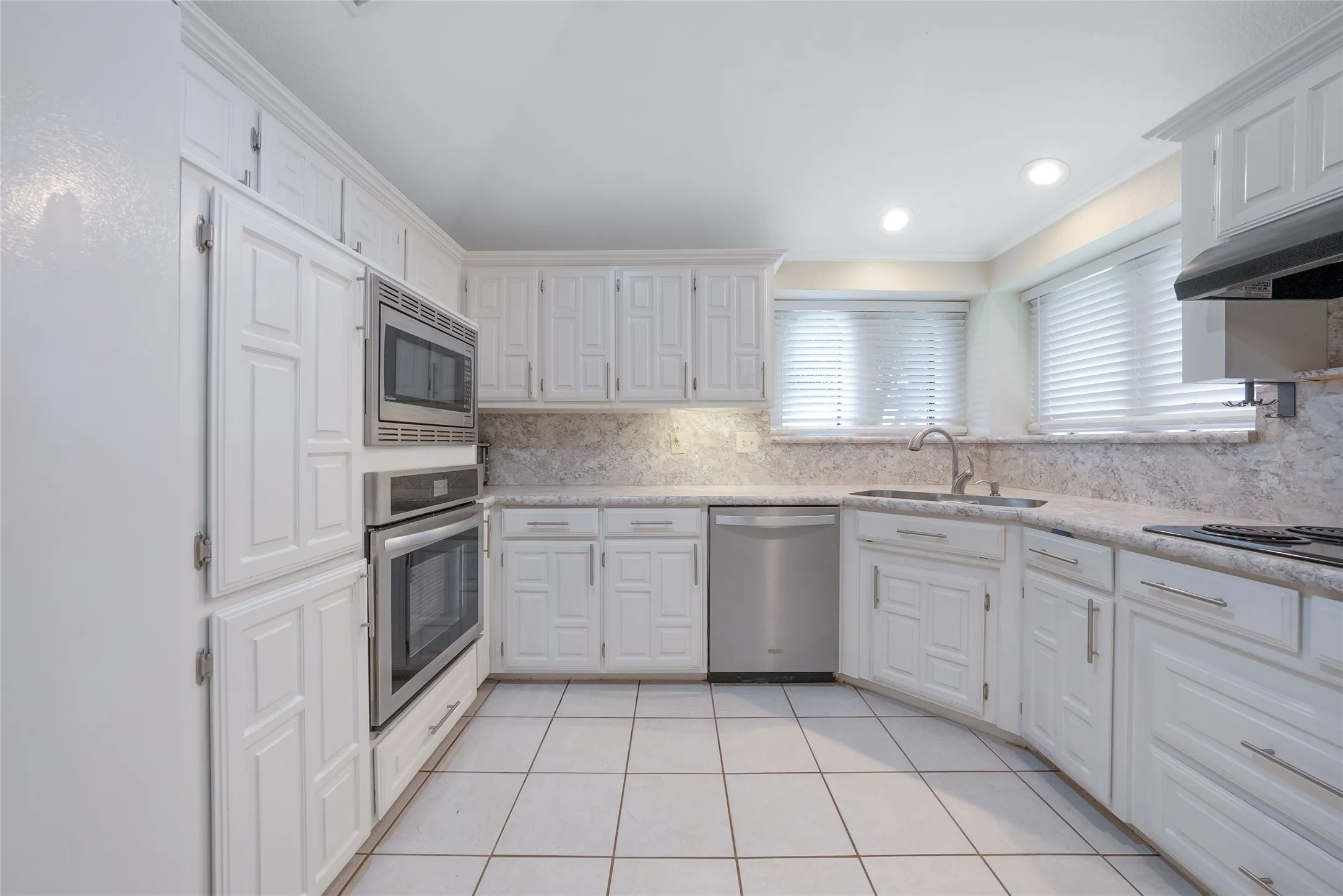 Single Family Residence For Sale in Collin County , 6500 Gatlin Place, Plano, Texas 75023, 4 Bedroom, 2 Bathroom, 2 Garage spaces, 1,887 Sqft, built in 1984, mls#21383469, Real Estate Agent in Plano, Homes For Sale in Collin county, Homes For Sale in Plano, Realtor in Plano Texas, Real Estate Brokerage Independent Realty Texas, Luminita Cordes Realtor