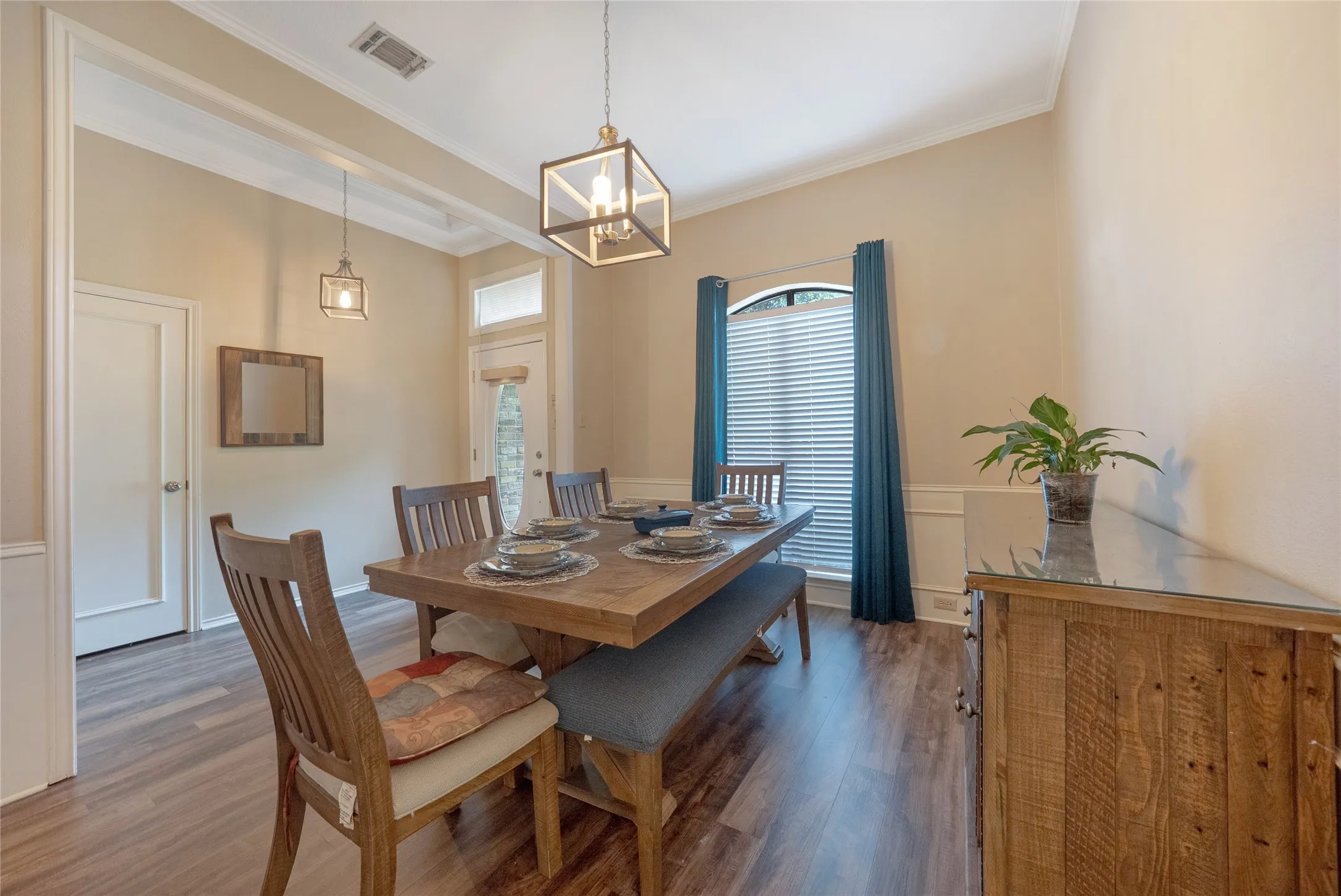 Single Family Residence For Sale in Collin County , 6500 Gatlin Place, Plano, Texas 75023, 4 Bedroom, 2 Bathroom, 2 Garage spaces, 1,887 Sqft, built in 1984, mls#21383469, Real Estate Agent in Plano, Homes For Sale in Collin county, Homes For Sale in Plano, Realtor in Plano Texas, Real Estate Brokerage Independent Realty Texas, Luminita Cordes Realtor