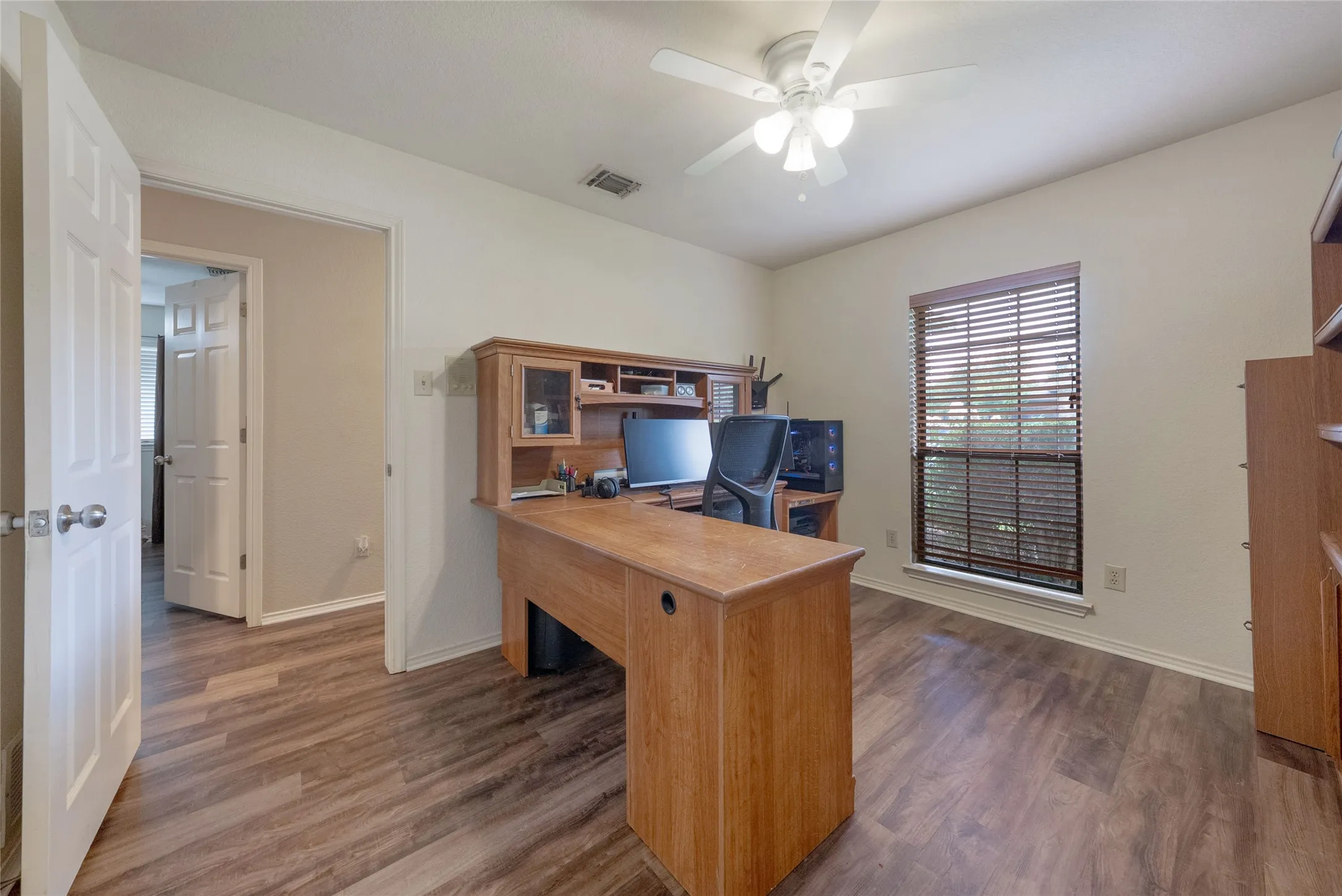 Single Family Residence For Sale in Collin County , 6500 Gatlin Place, Plano, Texas 75023, 4 Bedroom, 2 Bathroom, 2 Garage spaces, 1,887 Sqft, built in 1984, mls#21383469, Real Estate Agent in Plano, Homes For Sale in Collin county, Homes For Sale in Plano, Realtor in Plano Texas, Real Estate Brokerage Independent Realty Texas, Luminita Cordes Realtor