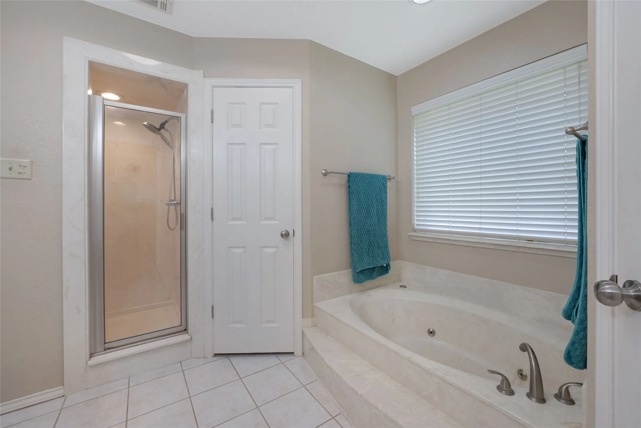 Single Family Residence For Sale in Collin County , 6500 Gatlin Place, Plano, Texas 75023, 4 Bedroom, 2 Bathroom, 2 Garage spaces, 1,887 Sqft, built in 1984, mls#21383469, Real Estate Agent in Plano, Homes For Sale in Collin county, Homes For Sale in Plano, Realtor in Plano Texas, Real Estate Brokerage Independent Realty Texas, Luminita Cordes Realtor