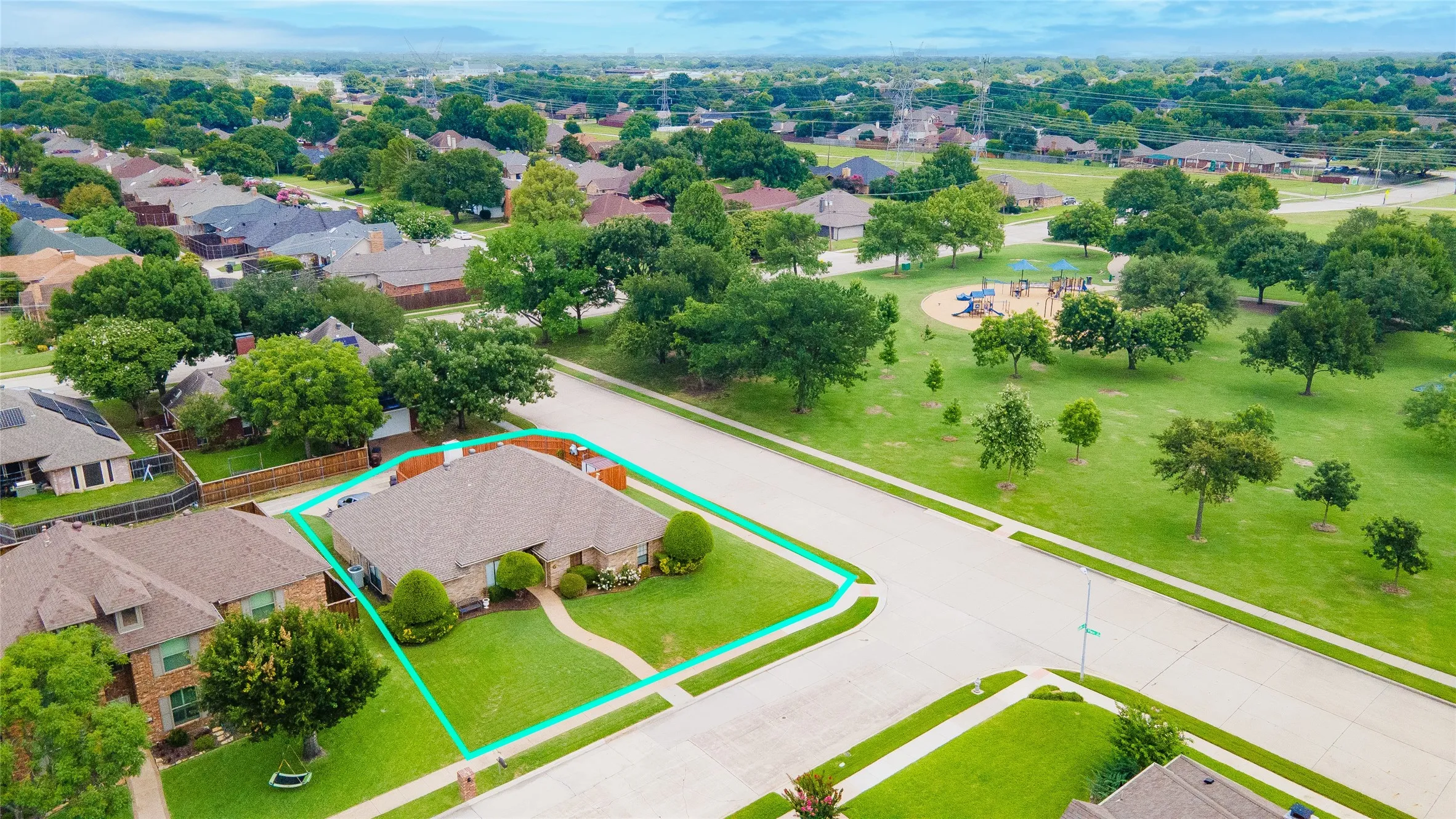 Single Family Residence For Sale in Collin County , 6500 Gatlin Place, Plano, Texas 75023, 4 Bedroom, 2 Bathroom, 2 Garage spaces, 1,887 Sqft, built in 1984, mls#21383469, Real Estate Agent in Plano, Homes For Sale in Collin county, Homes For Sale in Plano, Realtor in Plano Texas, Real Estate Brokerage Independent Realty Texas, Luminita Cordes Realtor