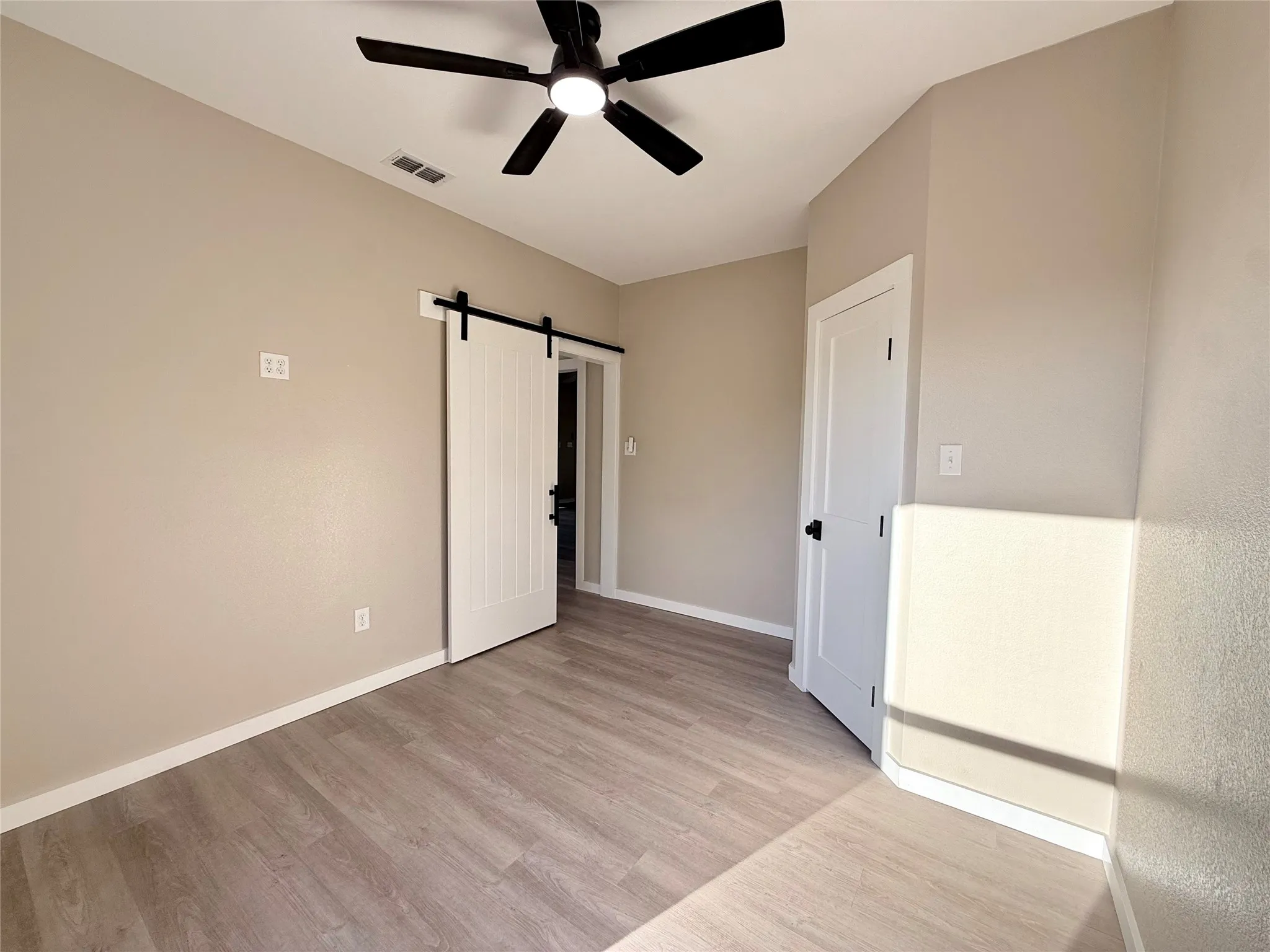 Guest bedroom 1